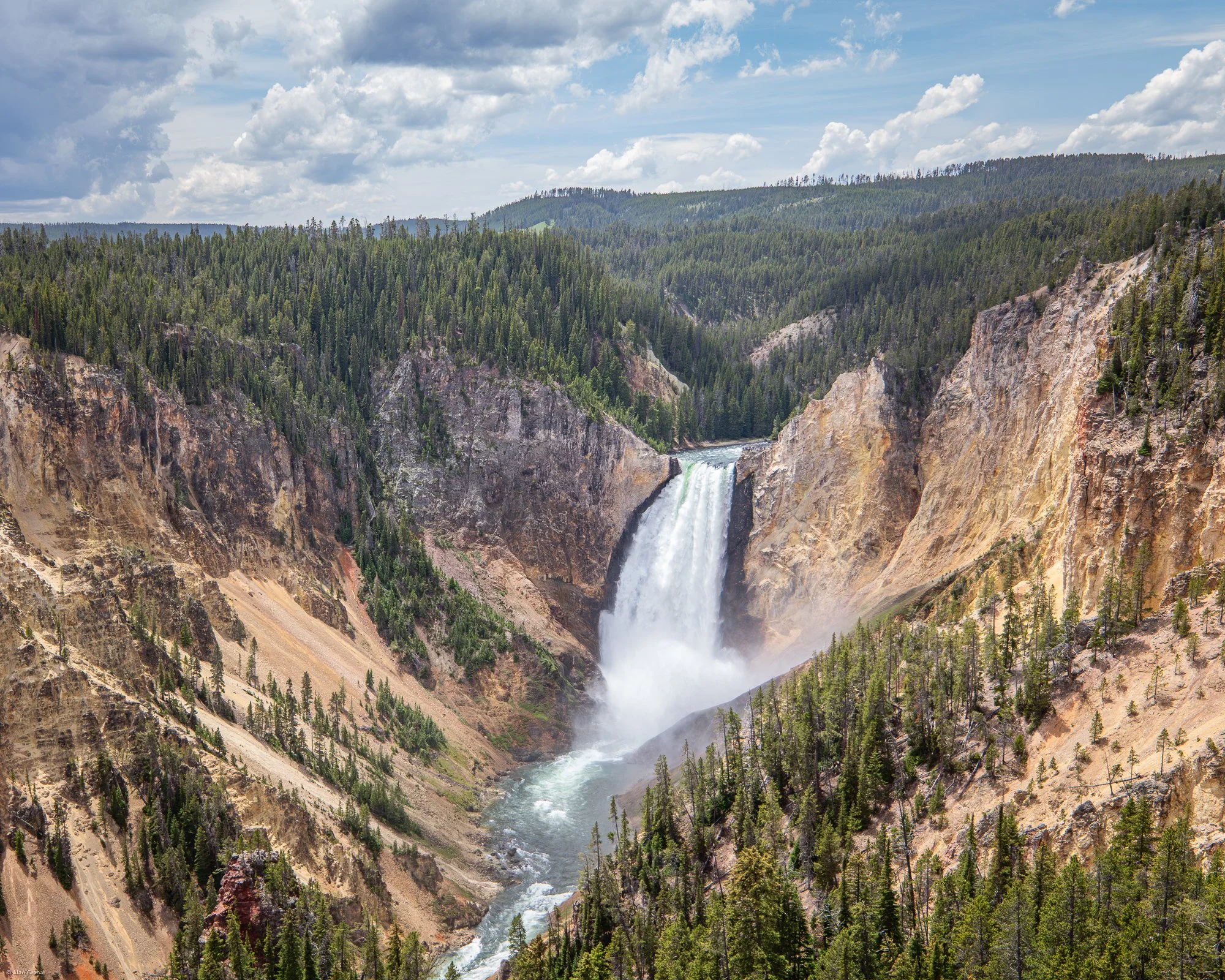Yellowstone Falls, Yellowstone National Park, Wyoming