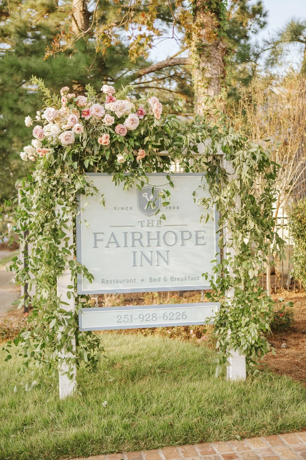 Fairhope Inn exterior - wedding event Blake McCollum Photography  (5)[TSGEDIT].jpg