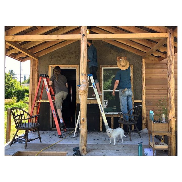 plaster party with pops
.
.
.
#fathersday #naturalbuilding #plaster