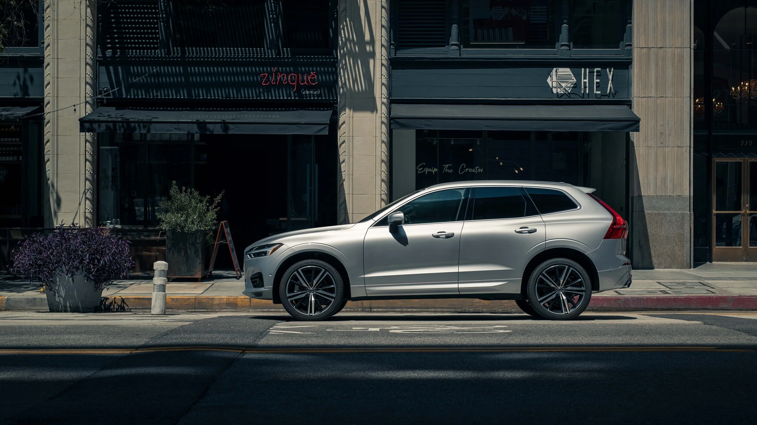 2020 Volvo XC60 T6 R-Design-7.jpg