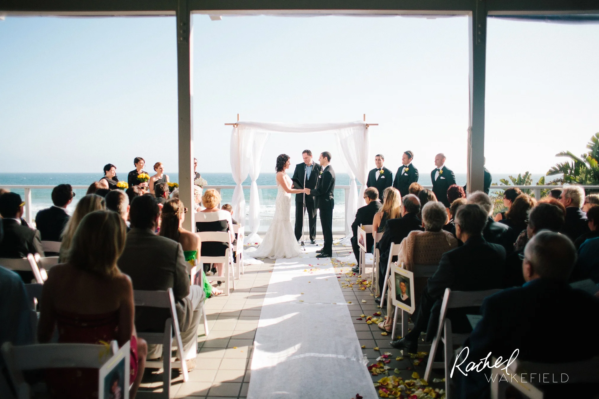 Dear Bride, Why Have Your Wedding "Unplugged"?