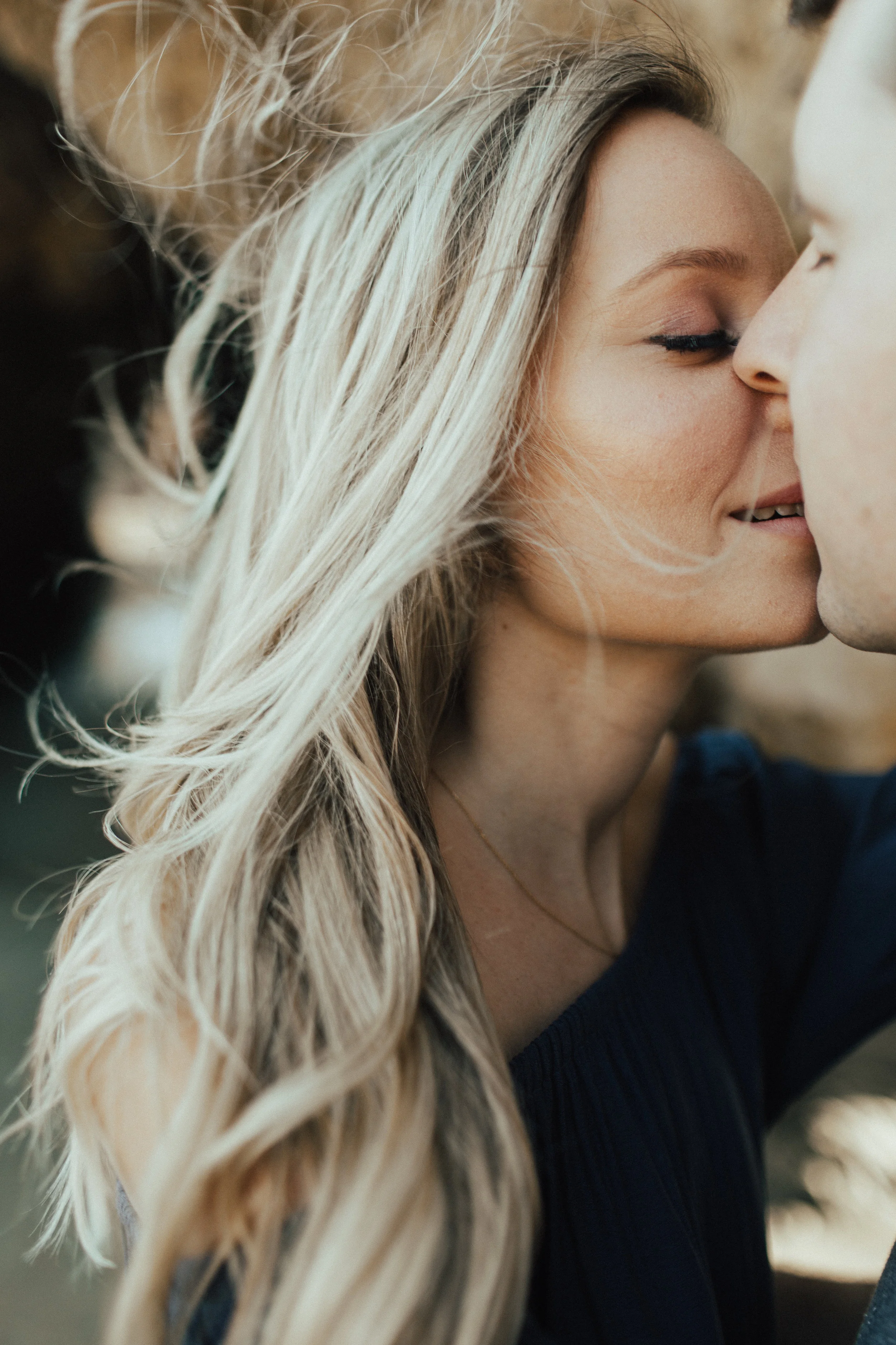 POSING GUIDE, 3 TIPS BEFORE YOUR FIRST PHOTO SHOOT