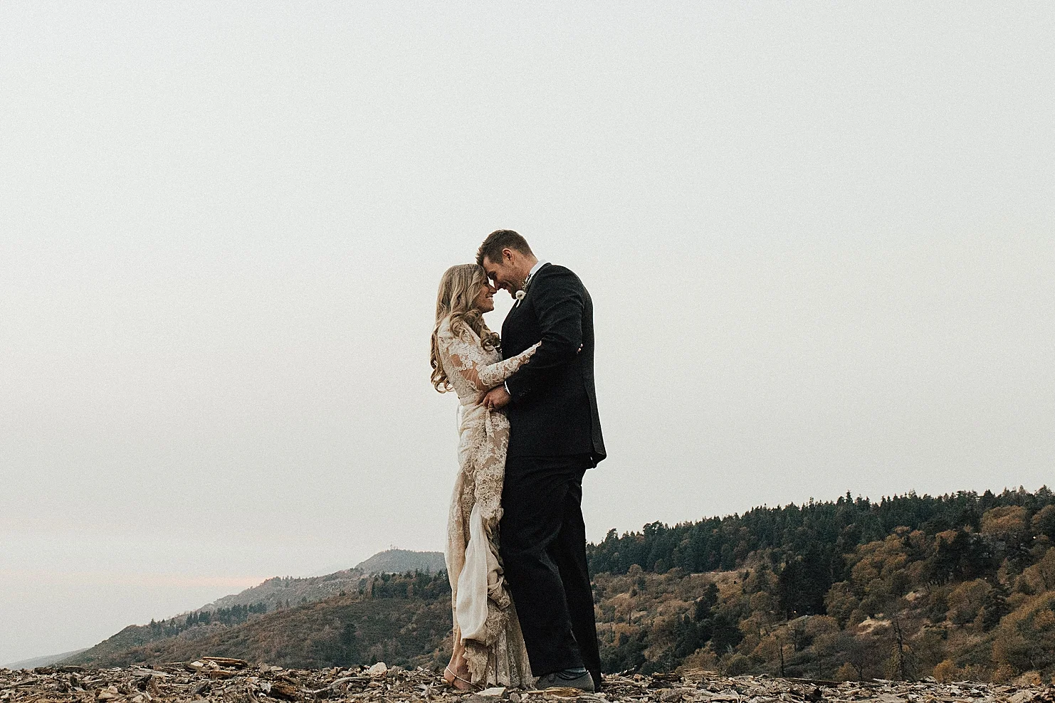 TrevorOaksandKamiTroeshWeddingSkyParkWeddingsCaliforniaPhotographerRachelWakefield-883.jpg