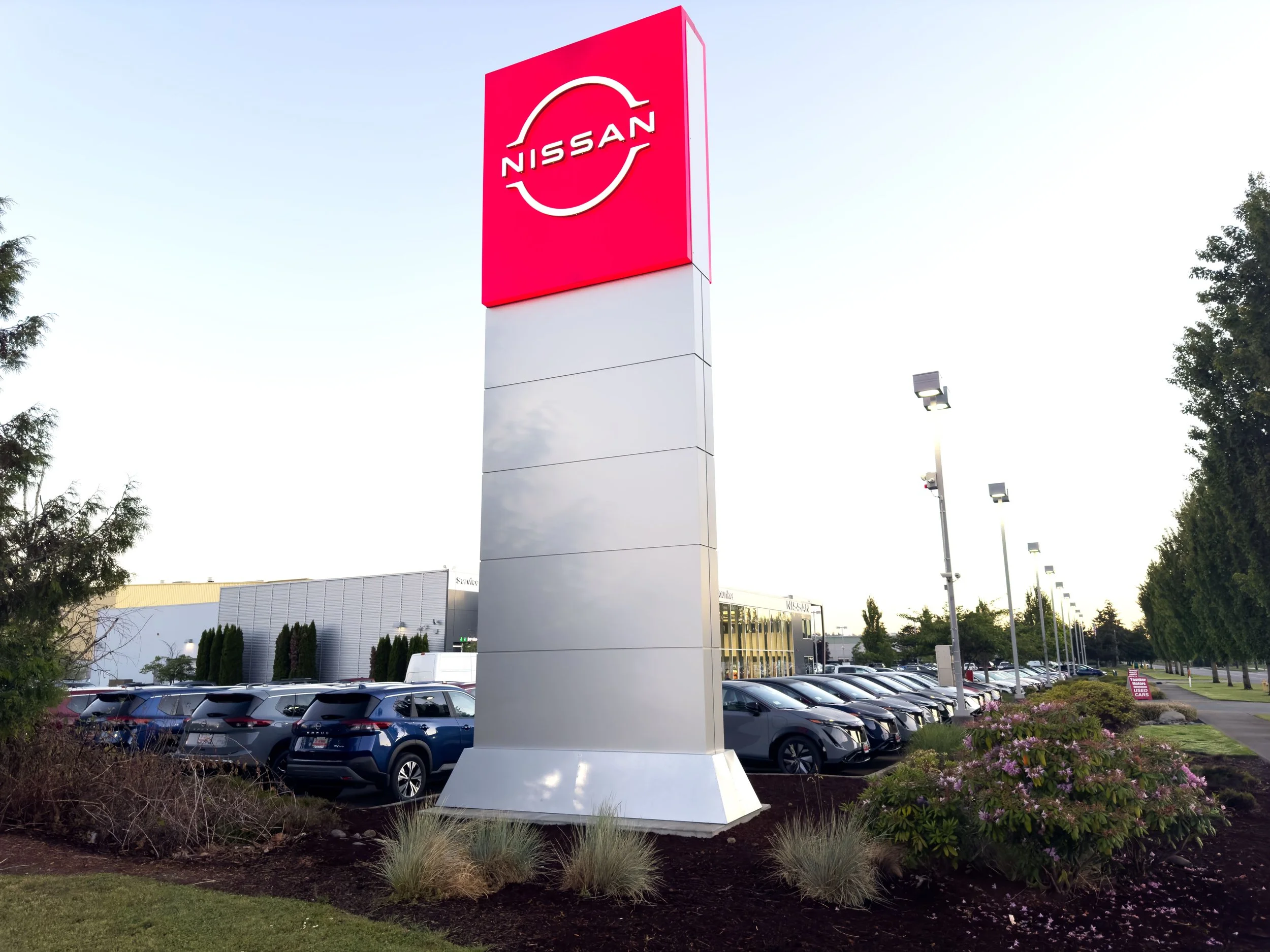Exterior 4-1.jpg