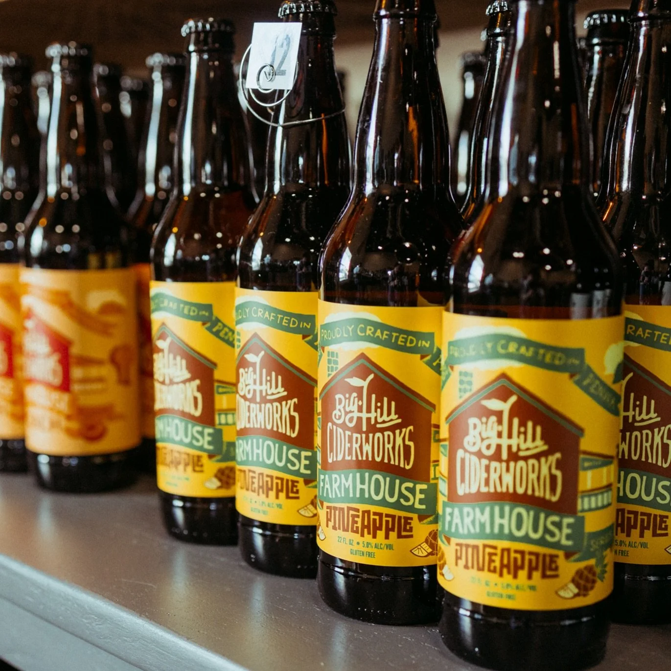 Farmhouse Pineapple has officially made the leap from tap to bottle! It&rsquo;s a perfect balance of orchard and tropics 🍍🍍

Find bottles this weekend at the taphouse!