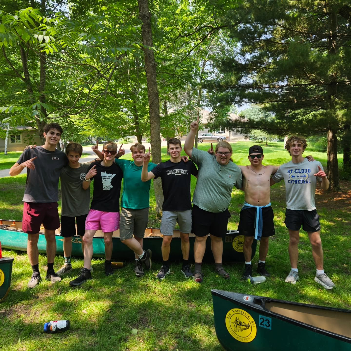Back for MORE 😤
Records are dropping like flies.
This afternoon, the Cvancara / Hanson Crew SMASHED the "Entire Crew" portage record❗️Each crew member portaged their canoe 3.3 miles without setting it down... 🤯
The previous record was s
