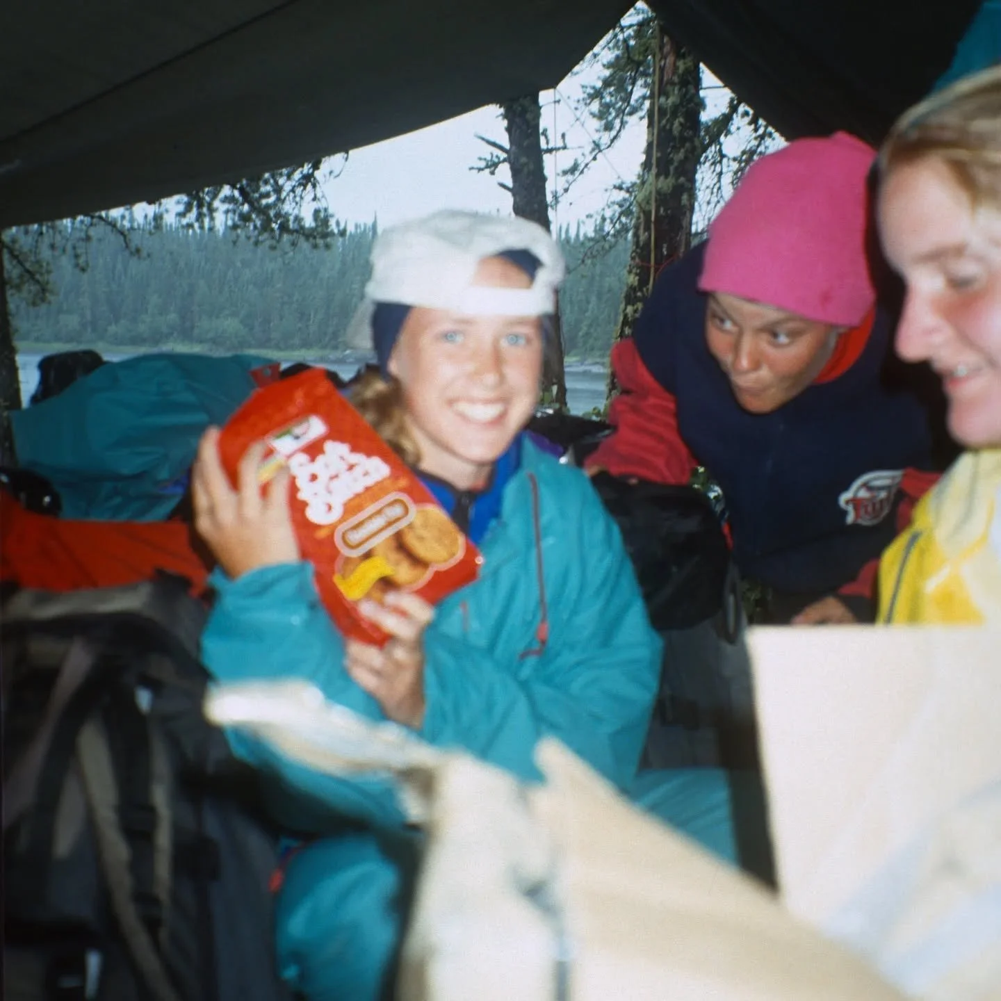 🌲🎁Trail Christmas🎁🌲

Voyageur crews get a resupply of food and gear at the halfway point of their expedition. With this resupply come care packages of snacks and letters from their loved ones. Christmas in July! 🎄

HAPPY HOLIDAYS 

1: Rood Crew 