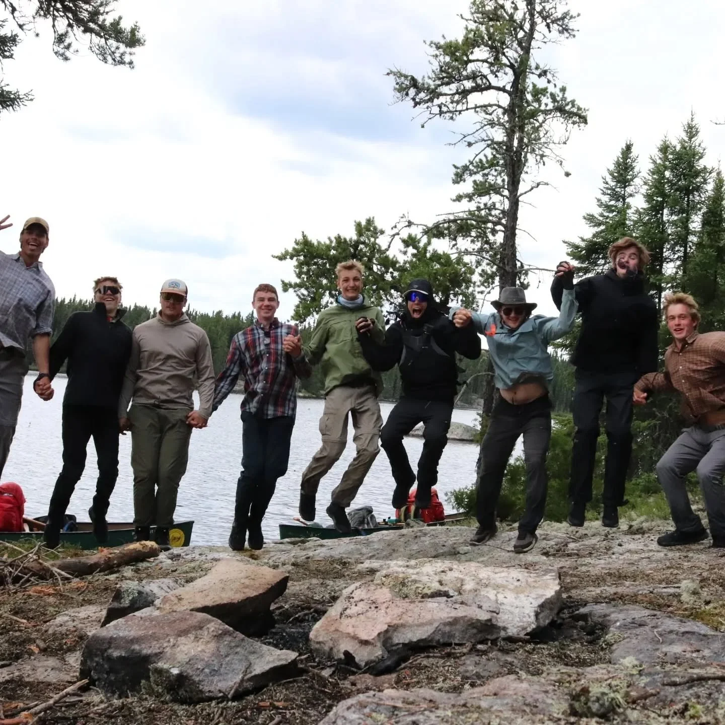 Last pic is where we wanna be right now 🥹🛶

Thanks @maxvklein for the pics 🙏❤️

#lvitrailtuesday