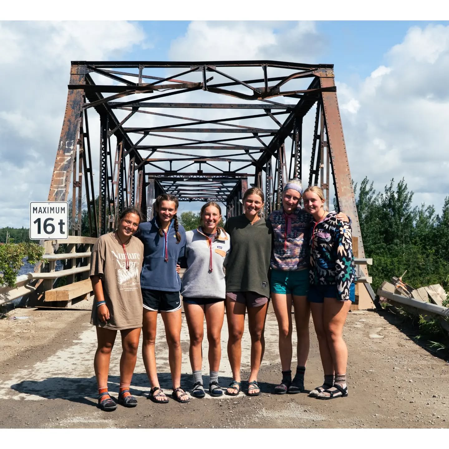Second session crews are off trail! 🇨🇦

Currently at the Chinese buffet and getting our money's worth 🍴

See you all in MN soon!