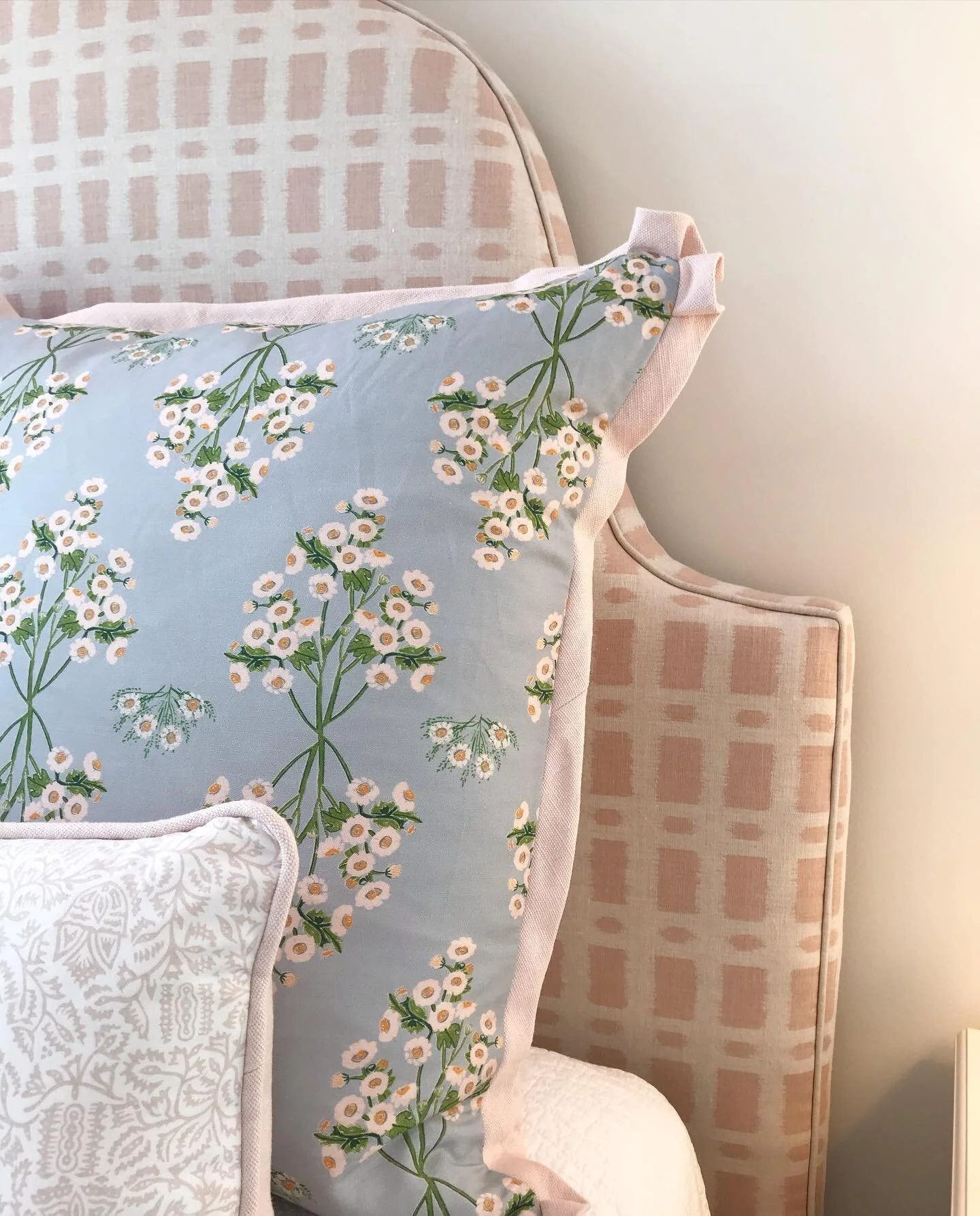 Thinking back on this space from Monday&rsquo;s photoshoot. I cannot wait to get the photographs back. This sweet room has been one of my favorite spaces I&rsquo;ve had the pleasure of designing  #karibrowndesign #houstoninteriordesigner #designhoust