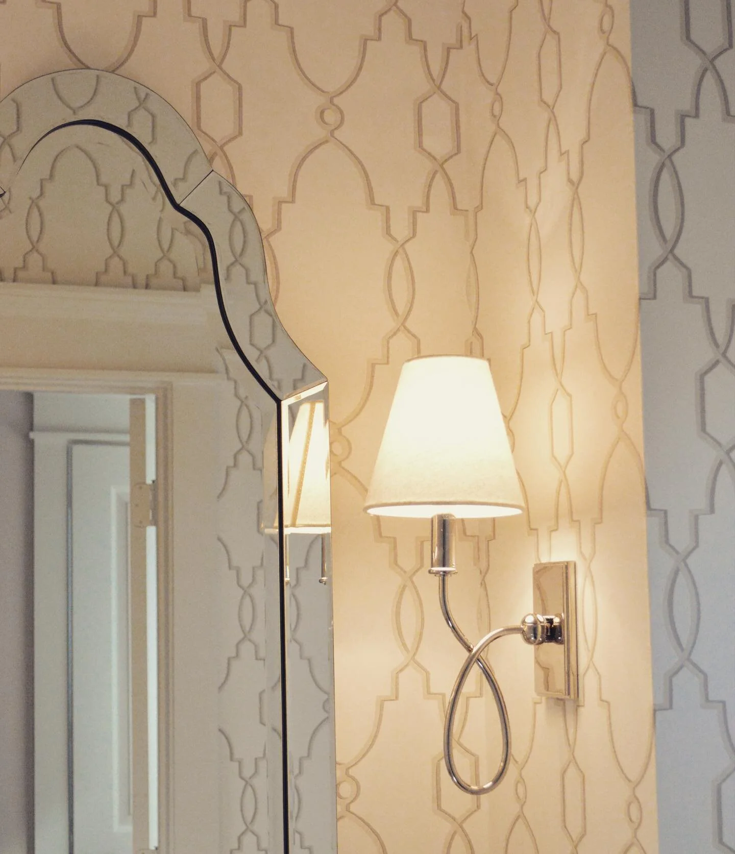 KBD first wallpaper install. Completed years ago (2016 I think) and I still love it 🤍 the client has gone on to install it in two more of their homes  #wallpaperwednesday #powderbath #houstoninteriordesign #houstondesigner #karibrowndesign