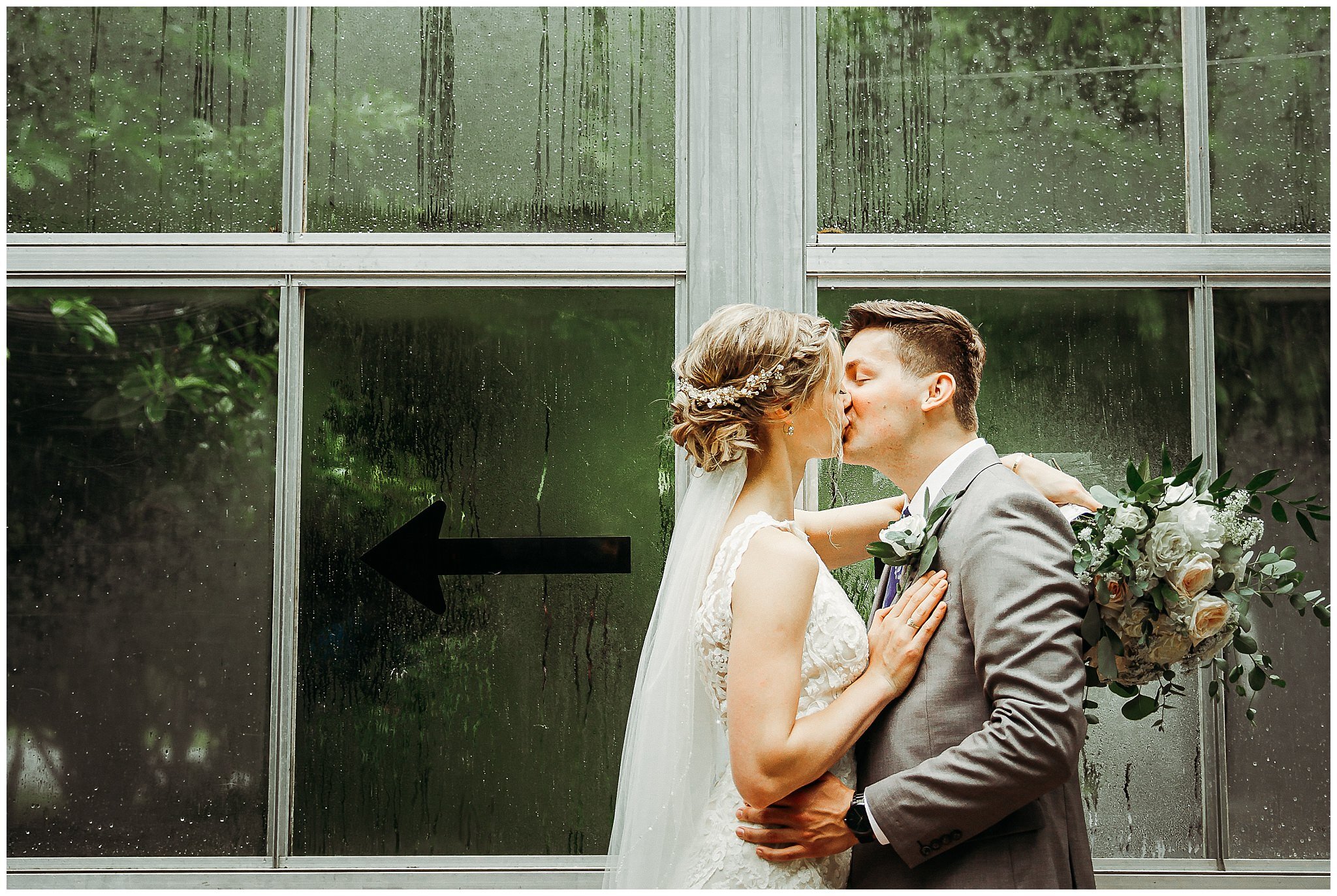 sendall-gardens-wedding-portraits-rainy-day-locations (53).jpg