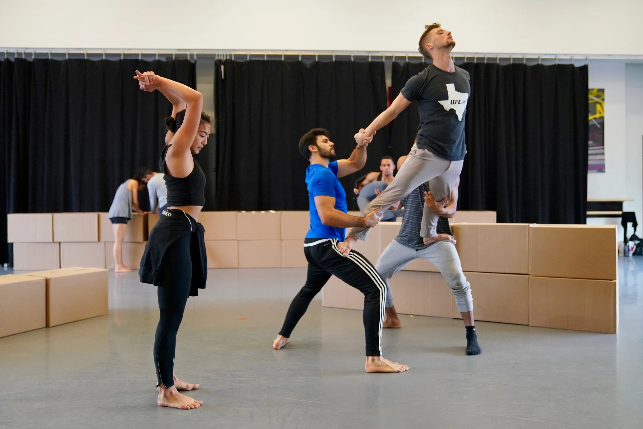 Ballet Hispánico rehearsing Bennyroyce Royon’s Homebound/Alaala. Photo by Justin Chao.