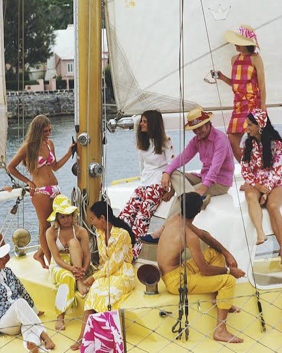 Print featured in our restaurant ✨ 

A colourful crew by @slimaarons 
Bermuda, June 1970