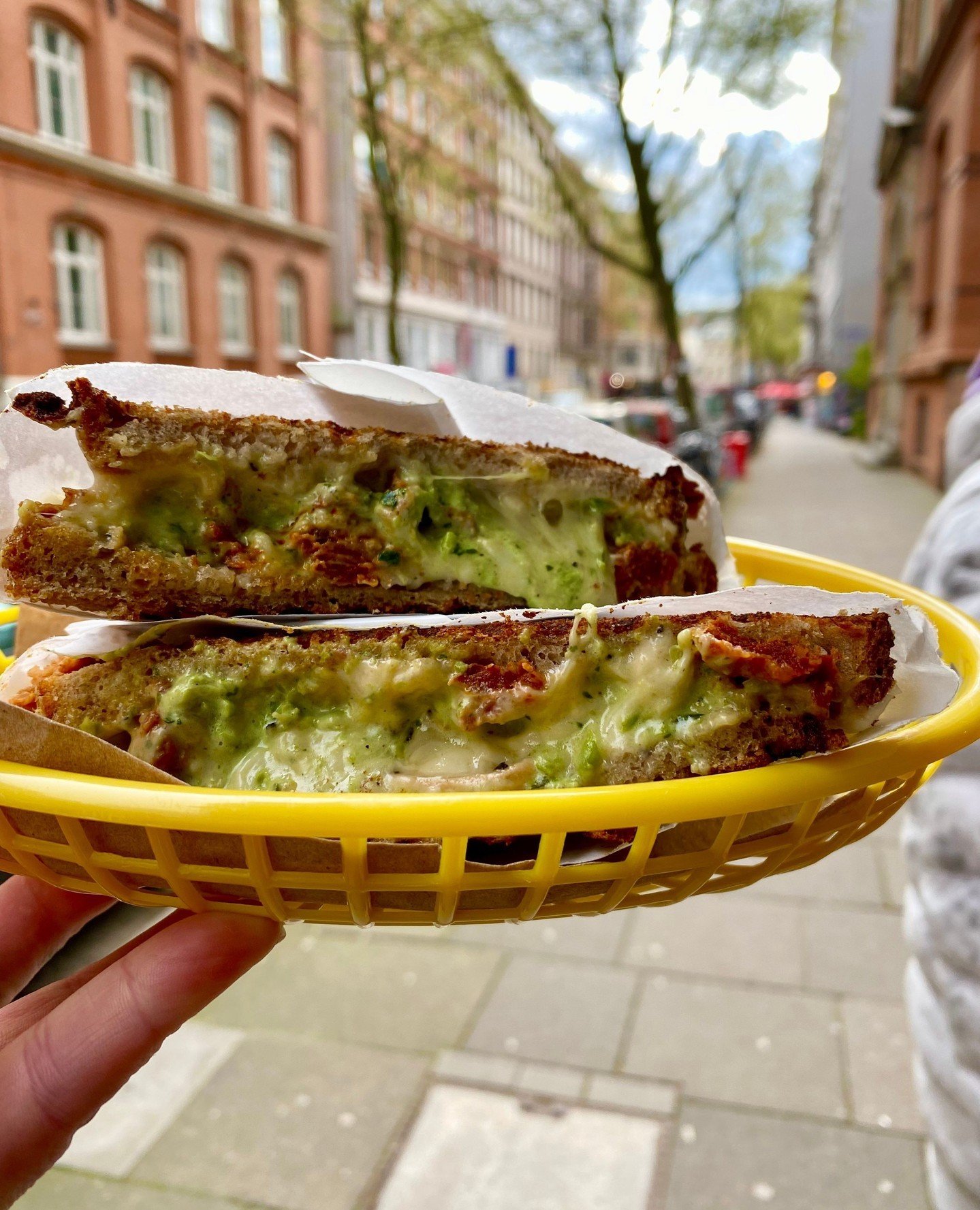 New secret special is called p.e.a.c.e . . . as in peas and cheese (and chorizo). 😆⁠
If you had it last year, you know it&acute;s 🧨⁠
Monday - Wednesday 12:00-15:00⁠
Thursday-Saturday 12:00-22:00⁠
Sunday 12:00-18:00⁠
⁠
⁠
⁠
#whoscoming #wednesday #ne
