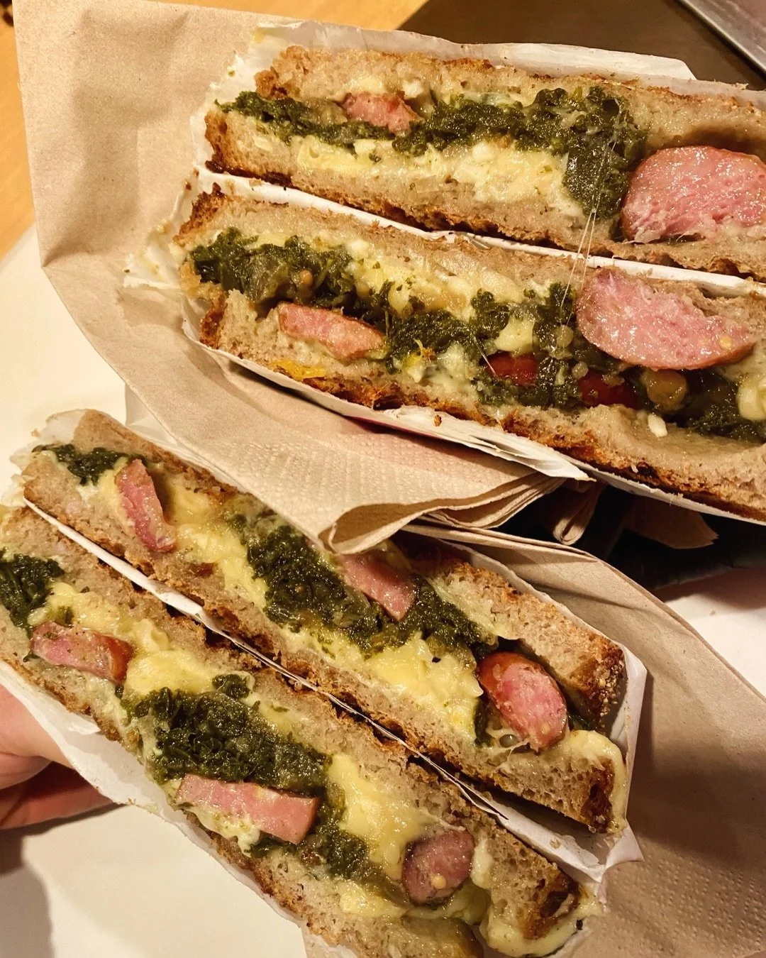 On the menu for Sunday&lsquo;s @wearekollektiva event:
The OG Gr&uuml;nkohl grilled cheese and a fruity tomato soup to warm your hands 😋

#classic #combo #grilledcheesesandwich #grilledcheeseandtomatosoup #gr&uuml;nkohl