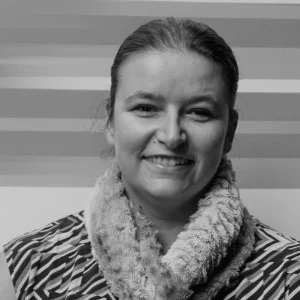 Dunja Lewis | Management Consultant
