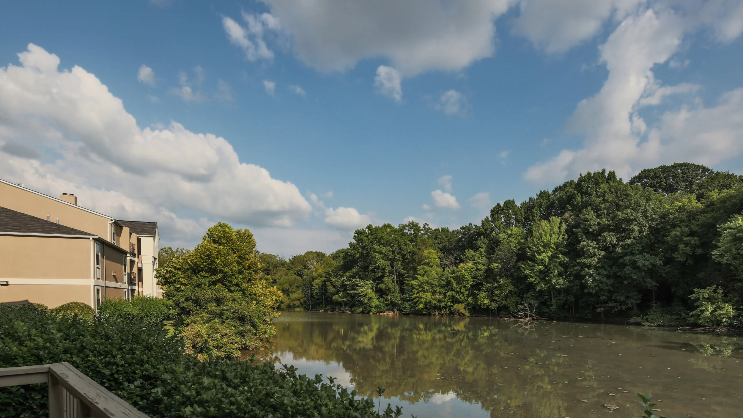 Apartment Community Amenities — Fox Lake Apartment Homes — West