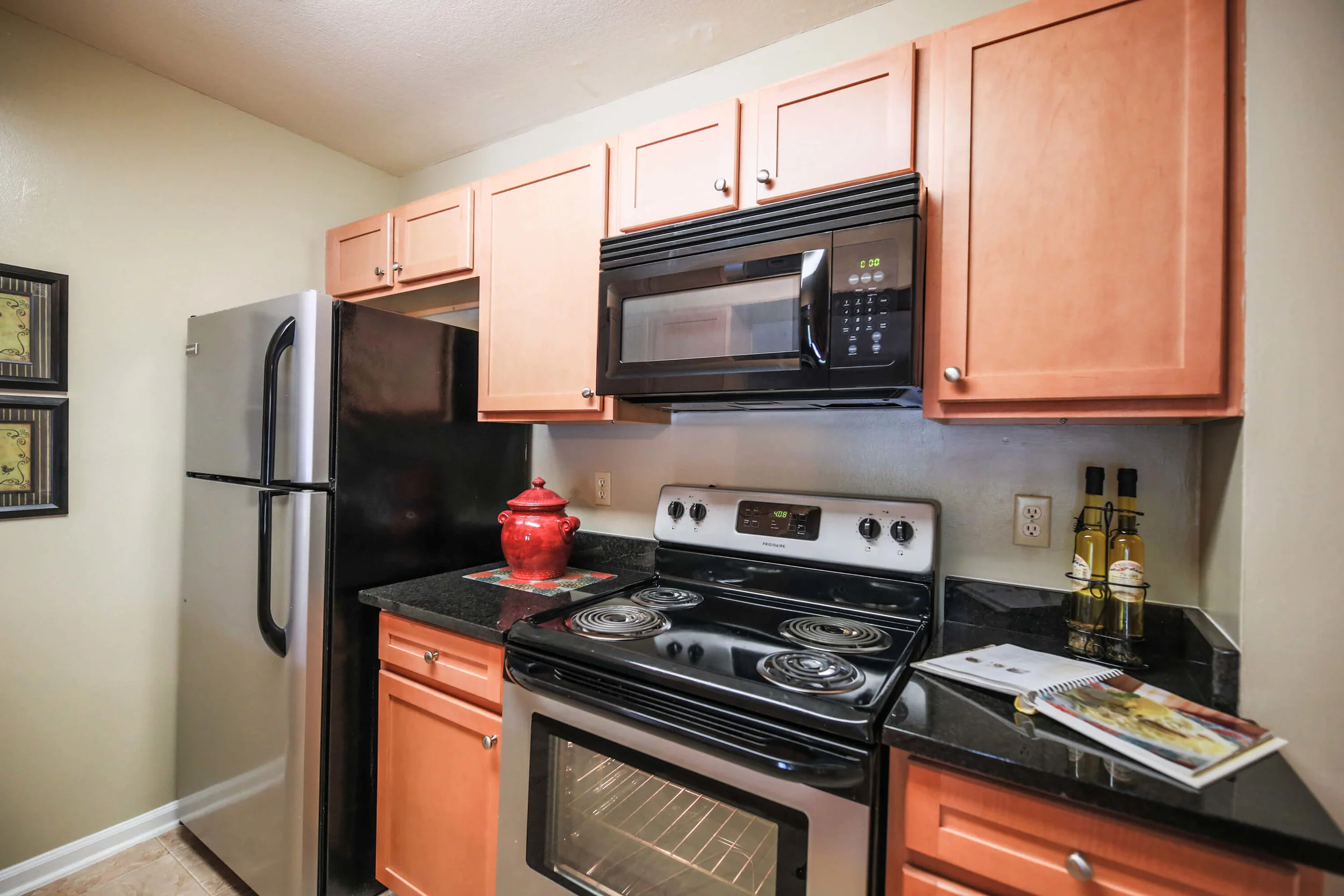 Apartment Features — Fox Lake Apartment Homes — West Knoxville, TN