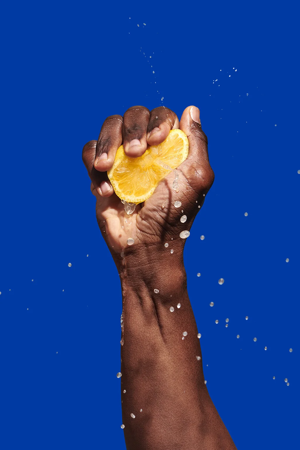 20201105_LemonPerfect_Shot 05 Ingredients_Squeeze_0671_NAVY_OK.jpg