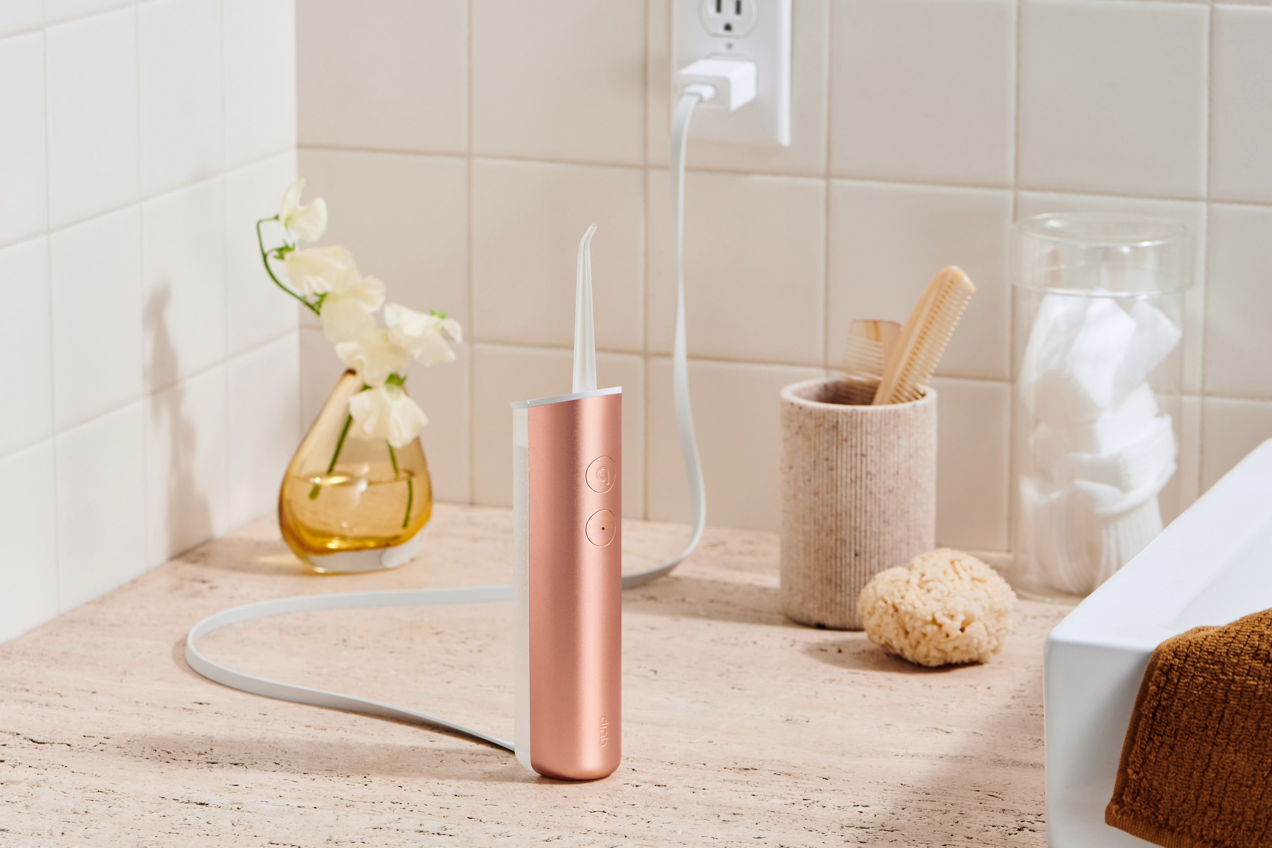 Water_Flosser_Bathroom_0006 x.jpg