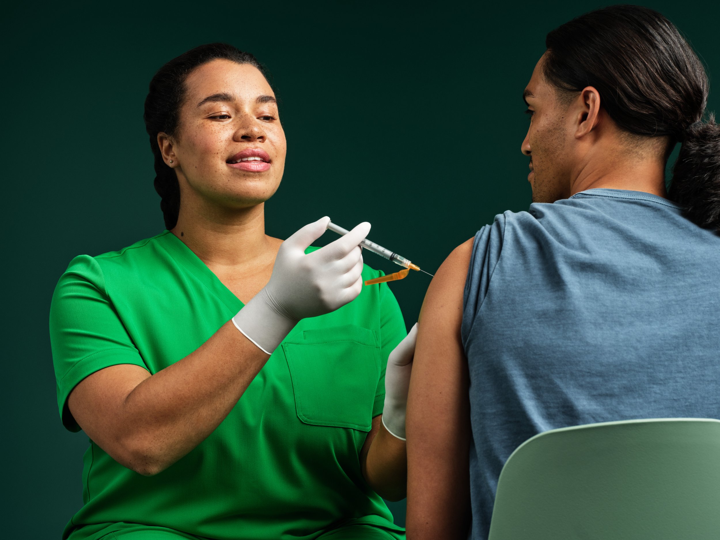 vaccine-clinician-with-patient-campaign-pf-moem-en_0157_R3_RGB.jpg