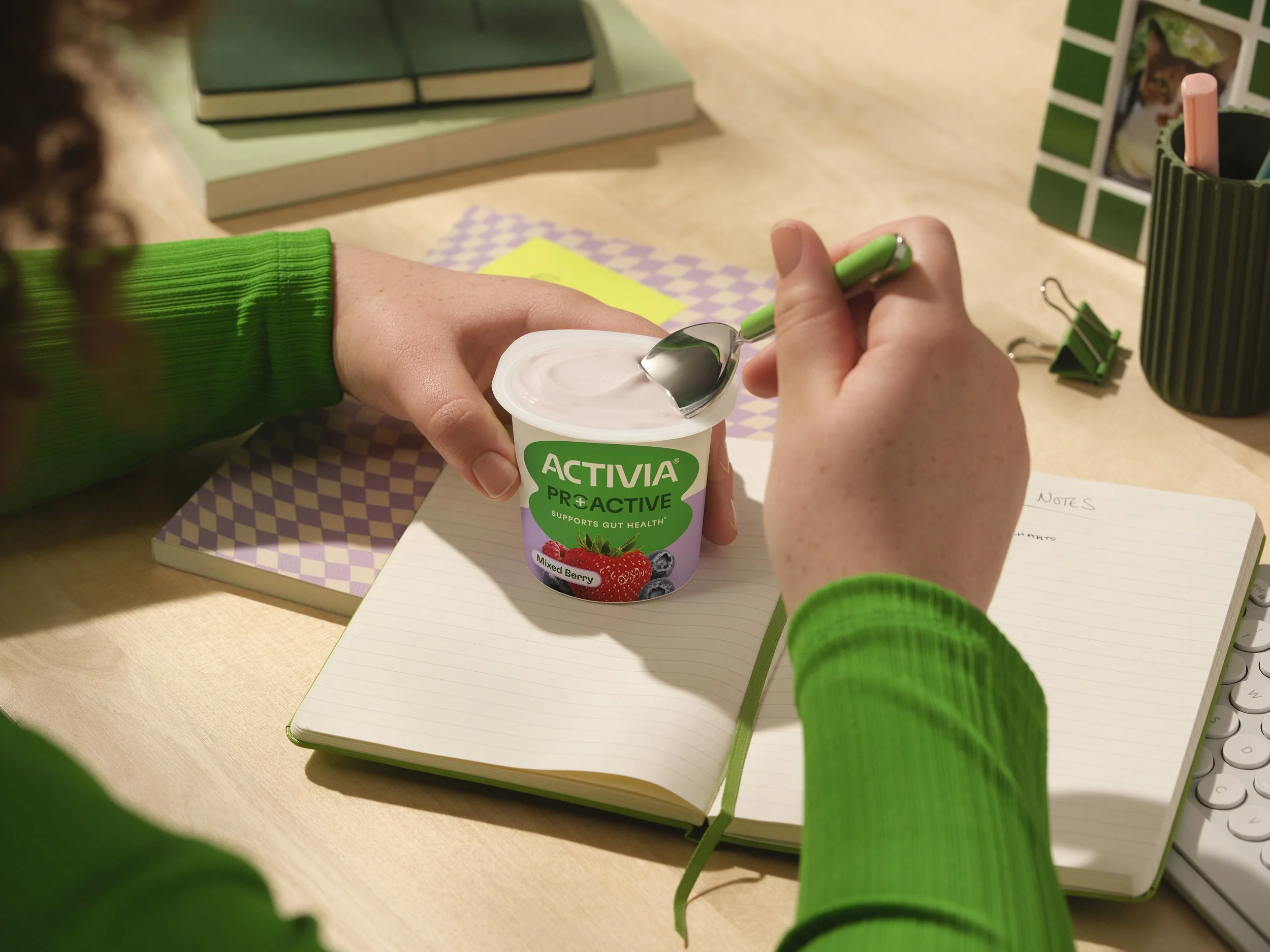 250401-Shot_32_Proactive_Cup_Work_Desk_0331.jpg