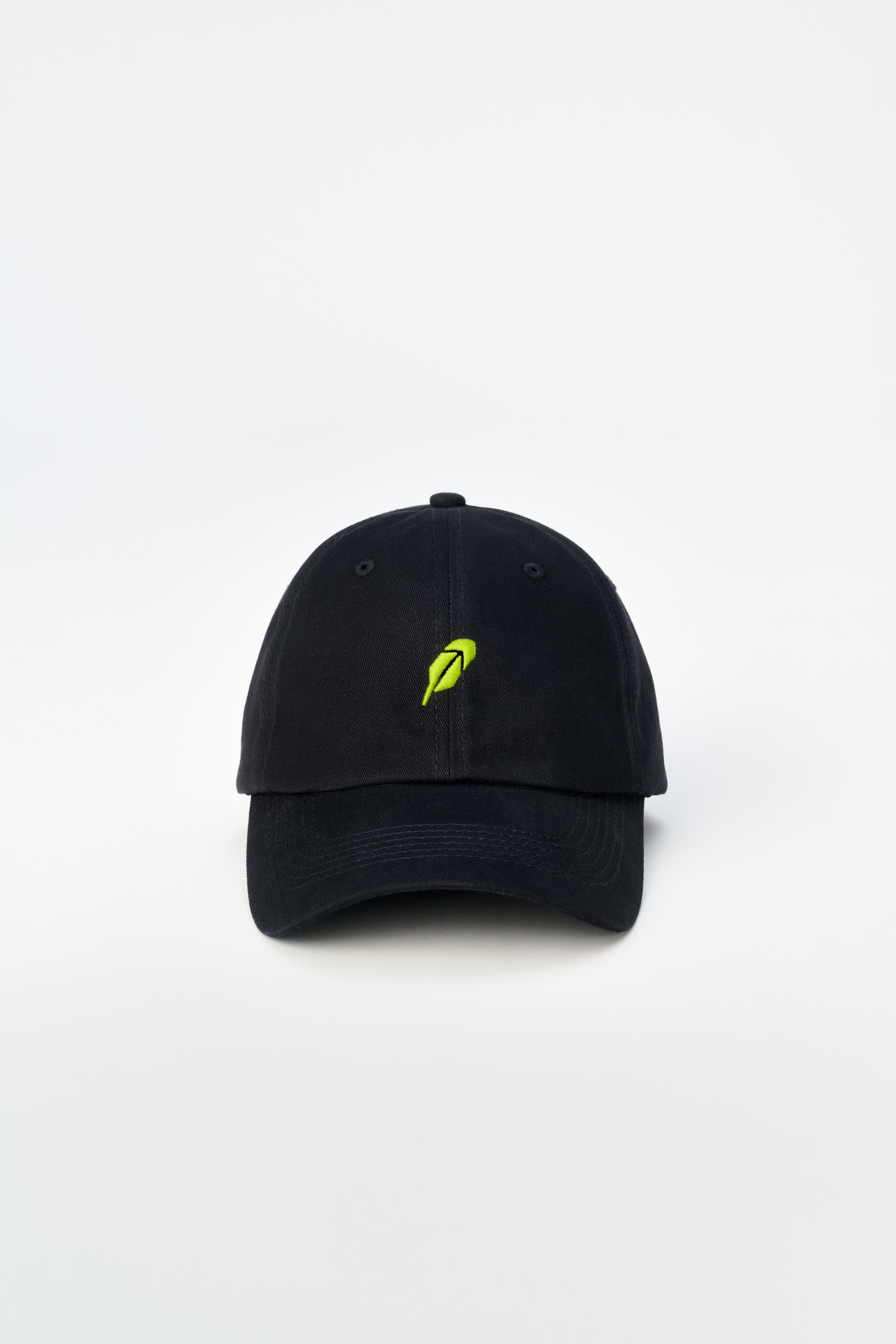RobinHood_Black_Cap_01_0002_R1_R2.jpg