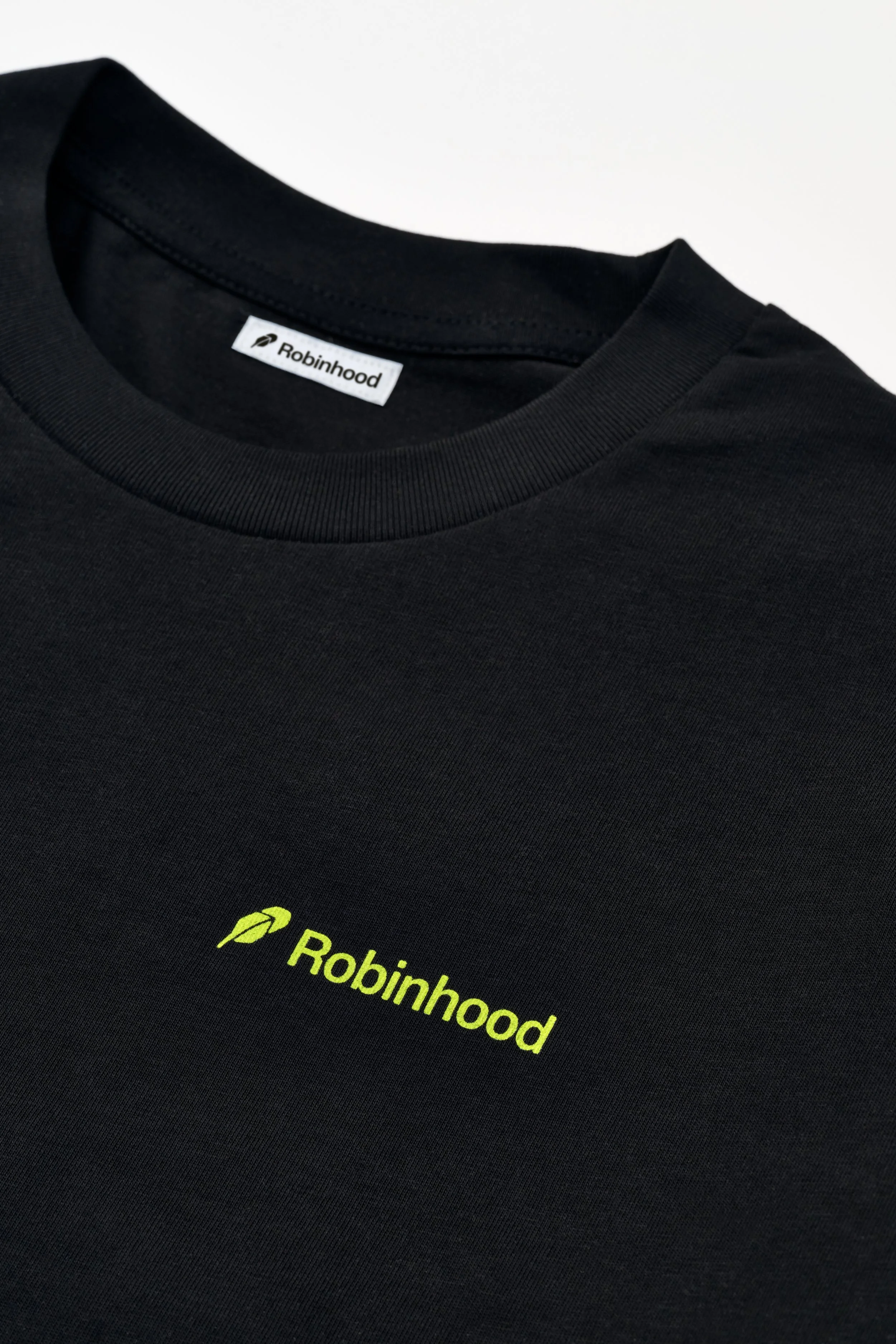 Robinhood_Black_Tshirt_02_0004_R2.jpg