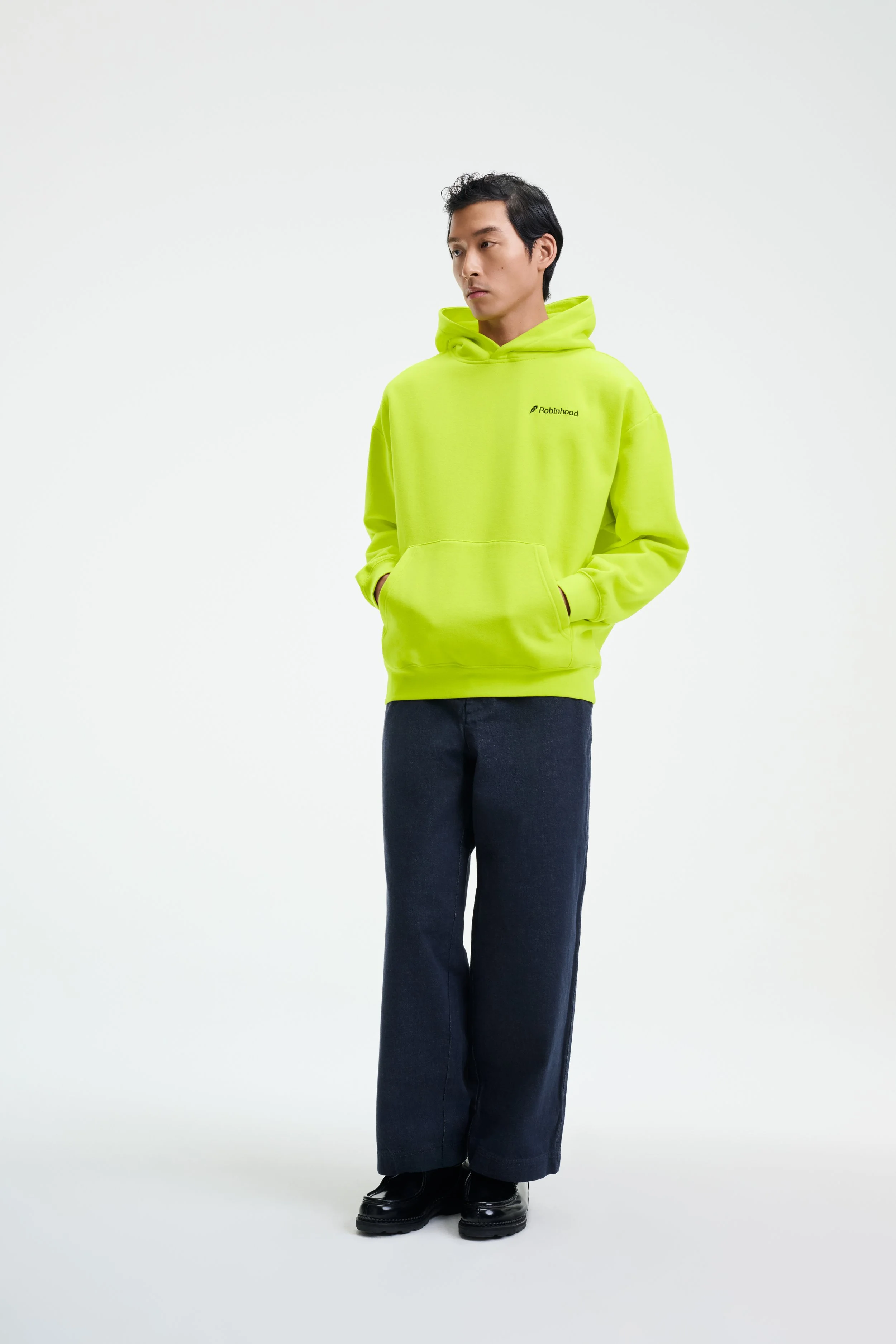 RobinHood_Sweatshirt_Neon_Evan_28_0052_R2.jpg