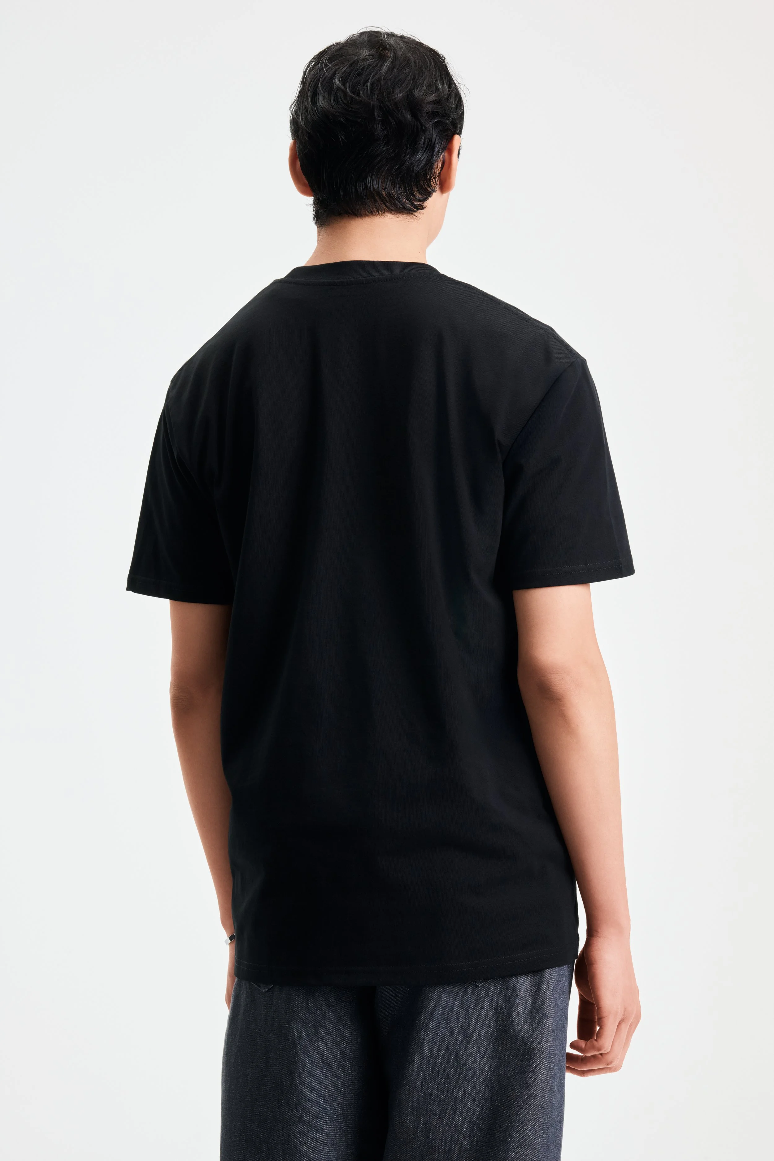 Robinhood_Tshirt_Black_Evan_04_0087_R2.jpg