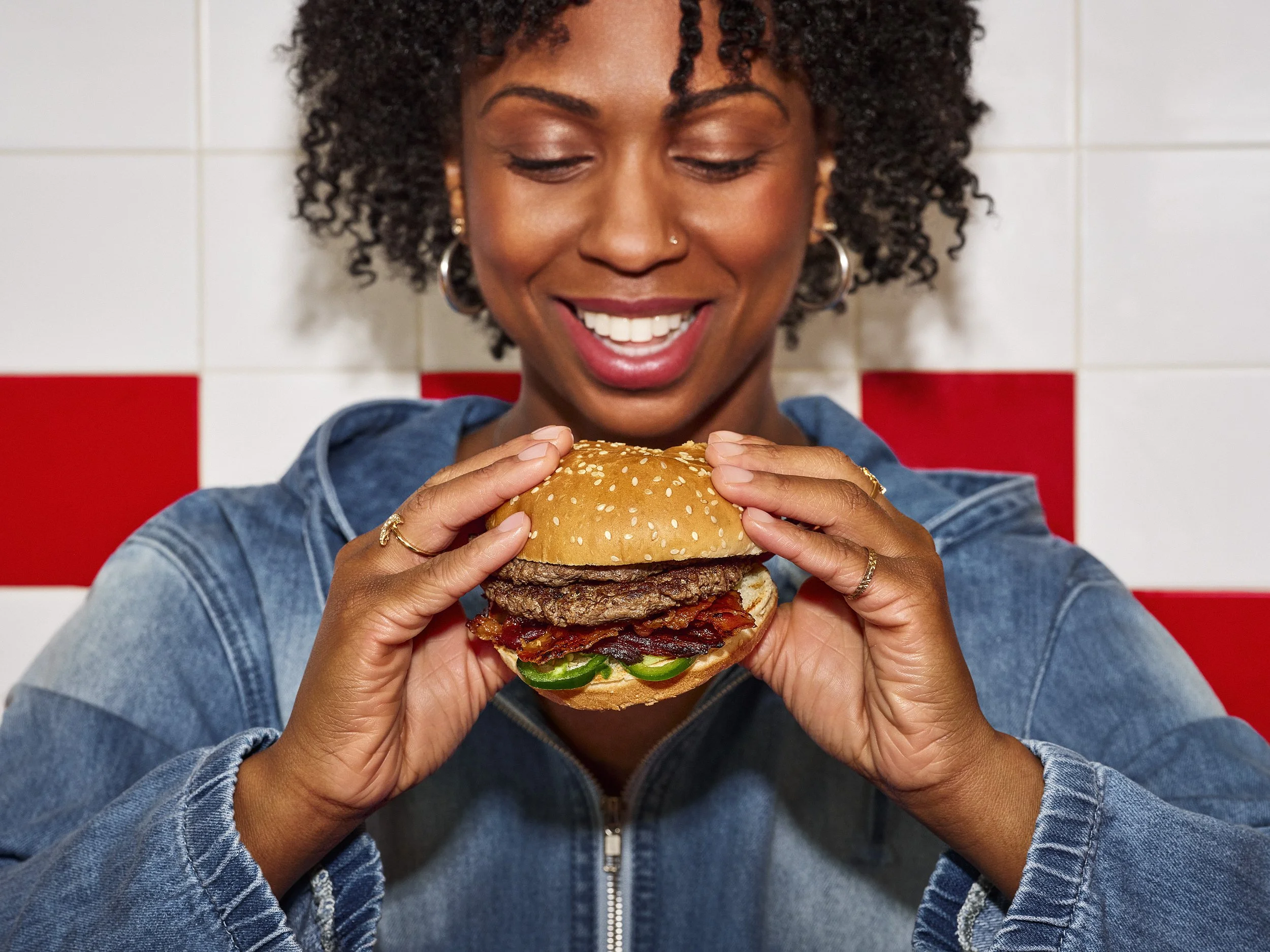260301-Shot_06_Burger_Talent_0309-R1.jpg