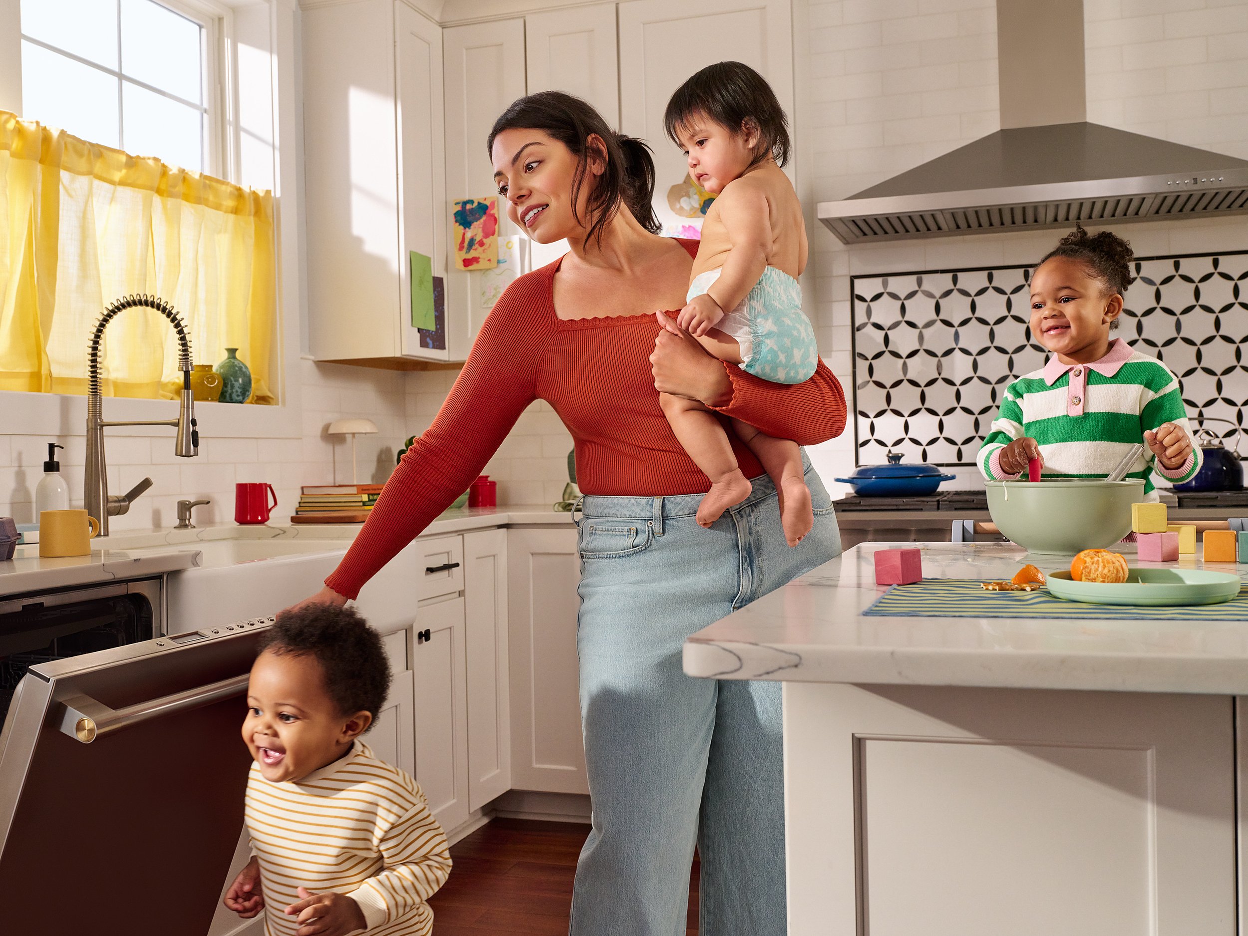 260310-Rascals_Shot_03_Diapers_Kitchen_0156-lowres.jpg