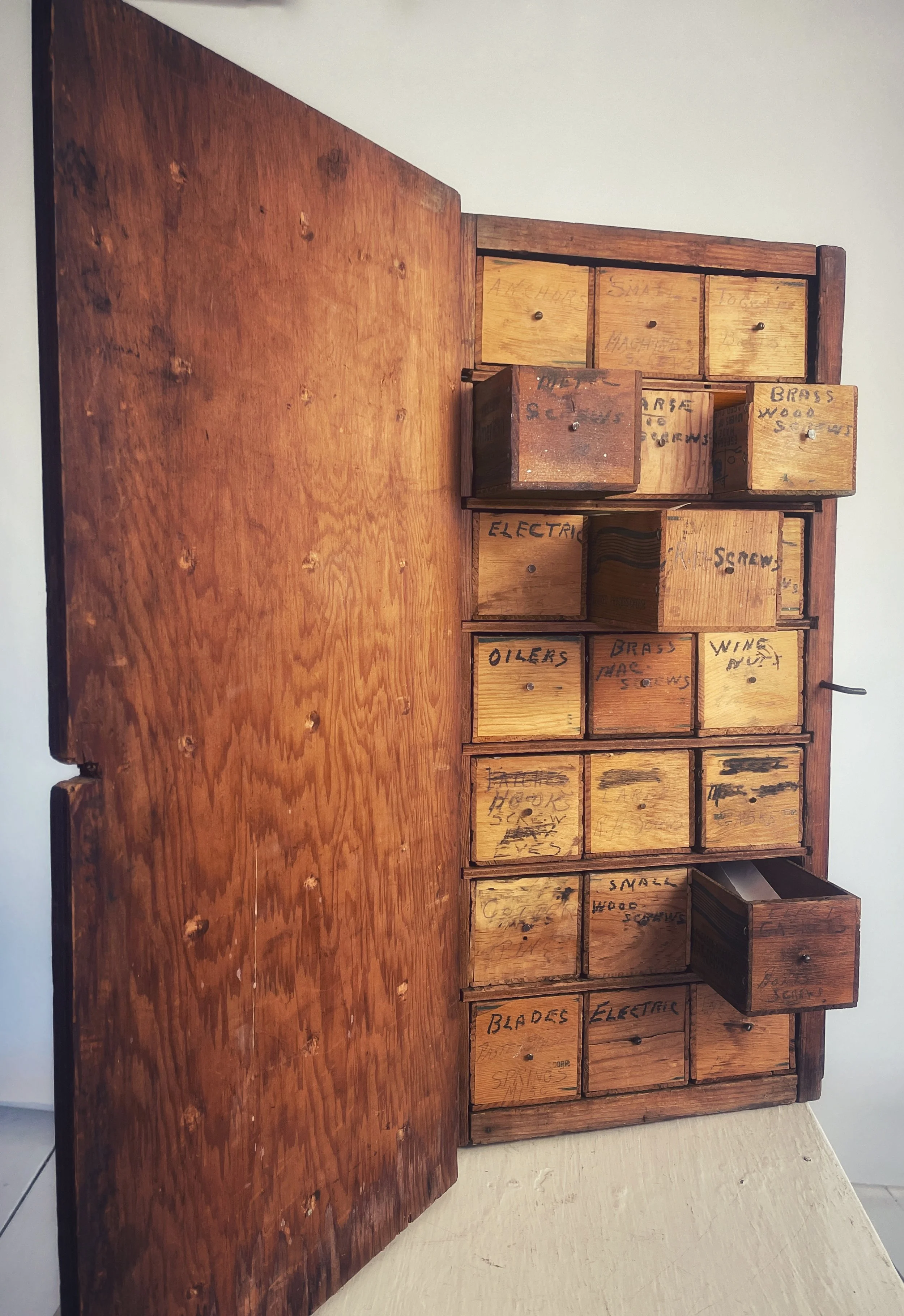 CABINET OF FATHERS