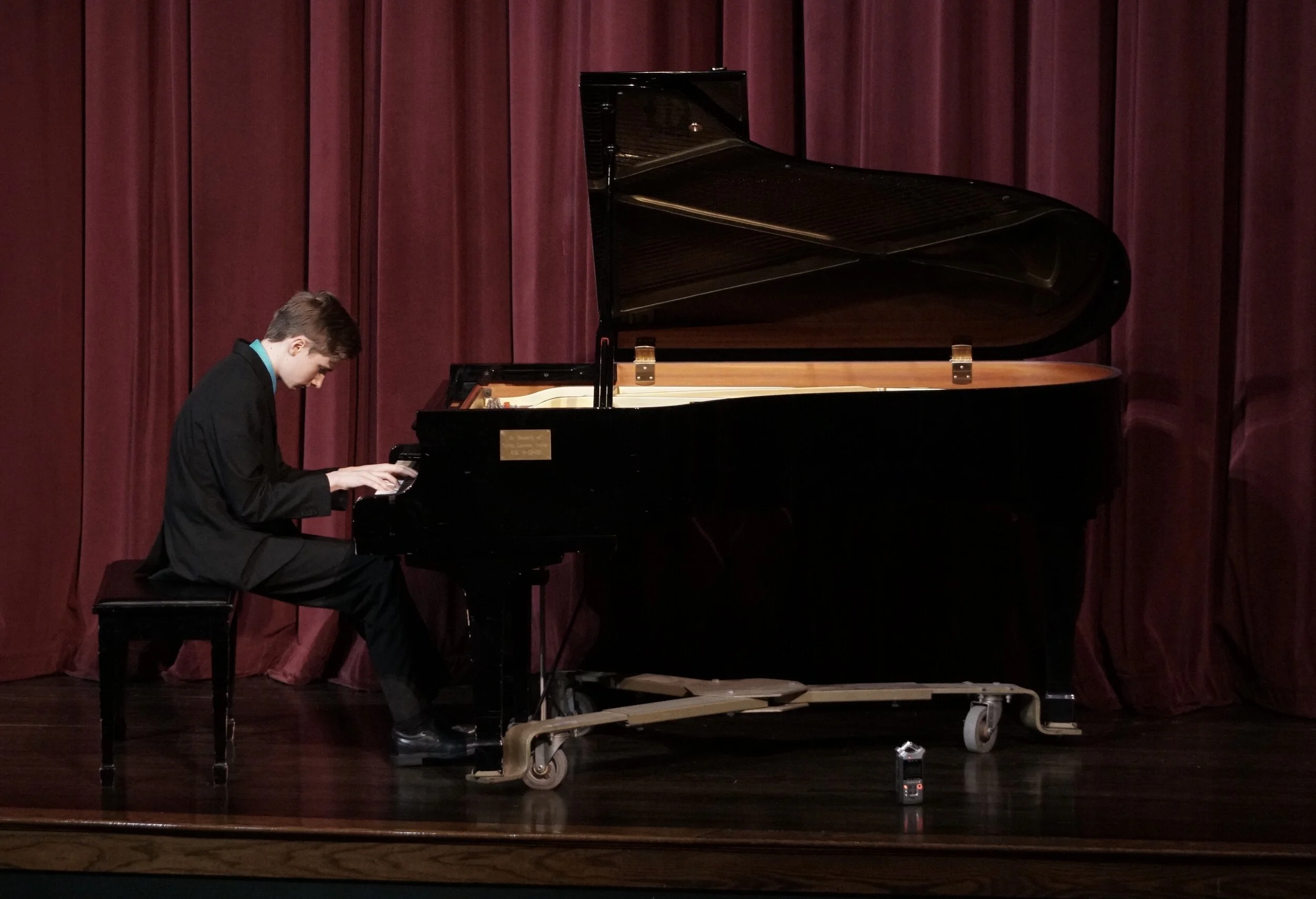 Musical-Moment-Michael_110218_0003 CROP2.JPG