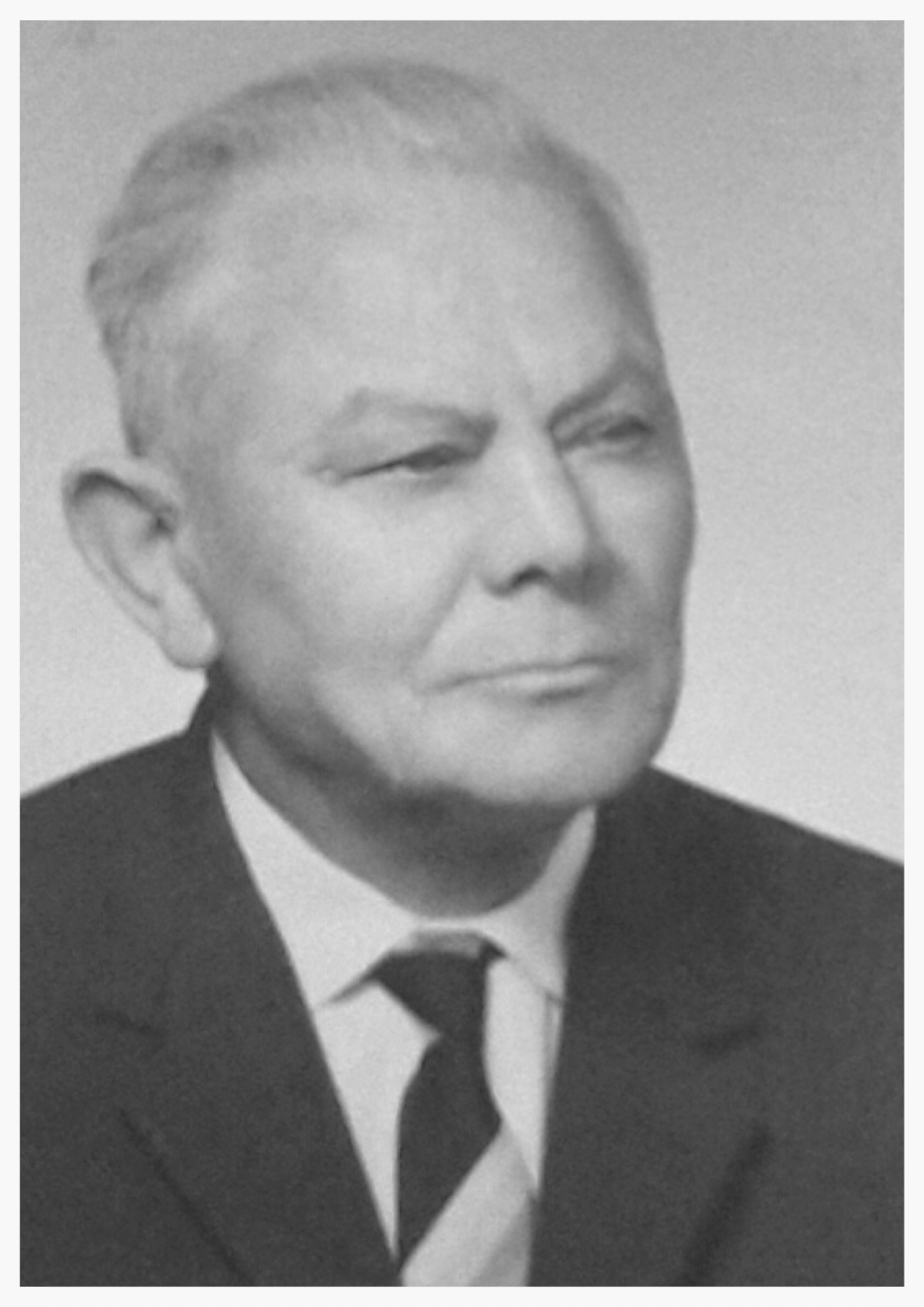 Ernst Henzler, *1895