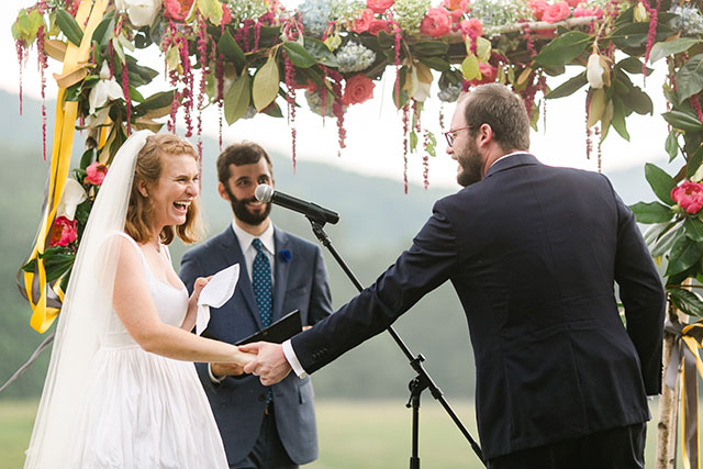 couple exchanges vows