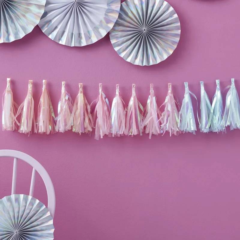 ip-512_-_irridescent_tassel_garland-min.jpg