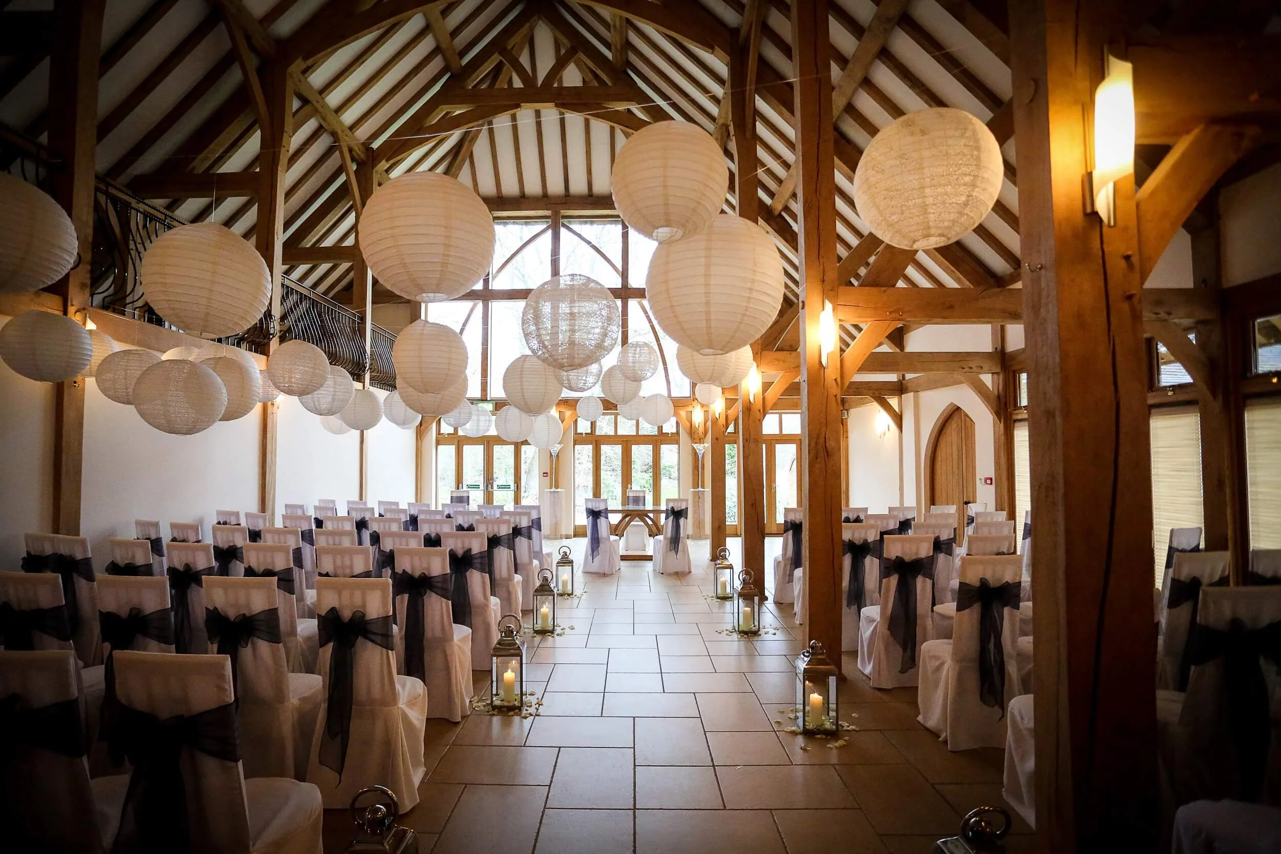 rivervale_barn_wedding_paper_lanterns.jpg