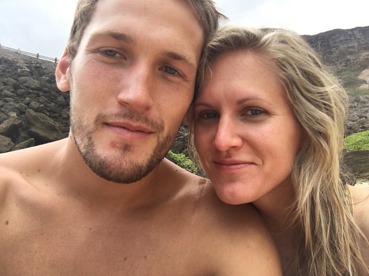 It took about three seconds for me to really embrace that no makeup, beach hair, Hawaii vibe.