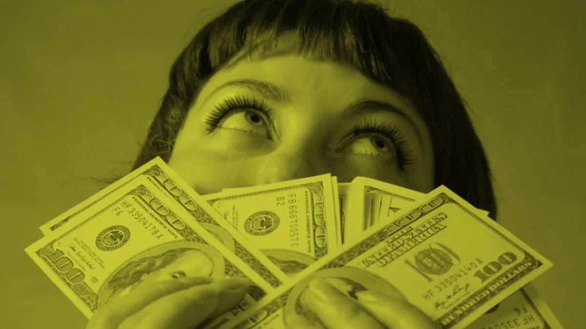 A-Smell-That-Will-Make-You-RICH-opt.jpg