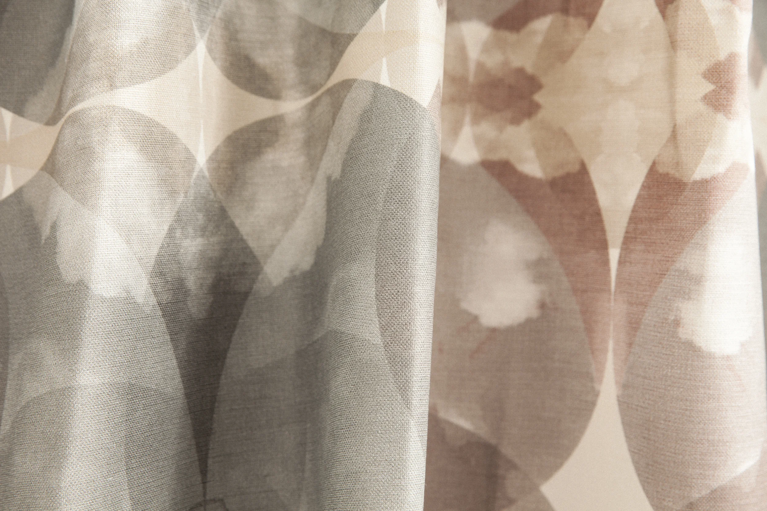 Nimbo in Arcus is a rust, gray, and white fabric.