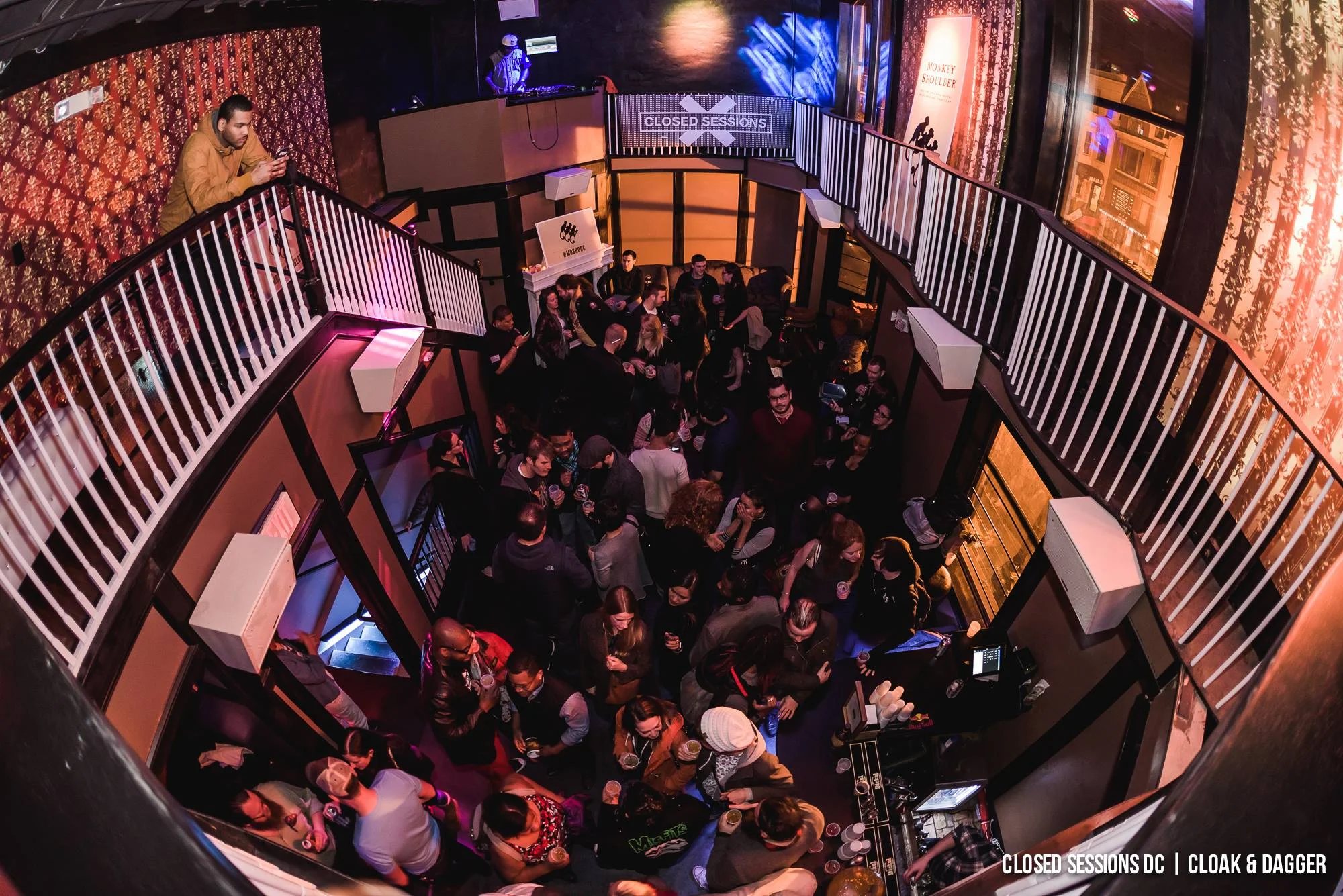 dancefloor_packed.jpg