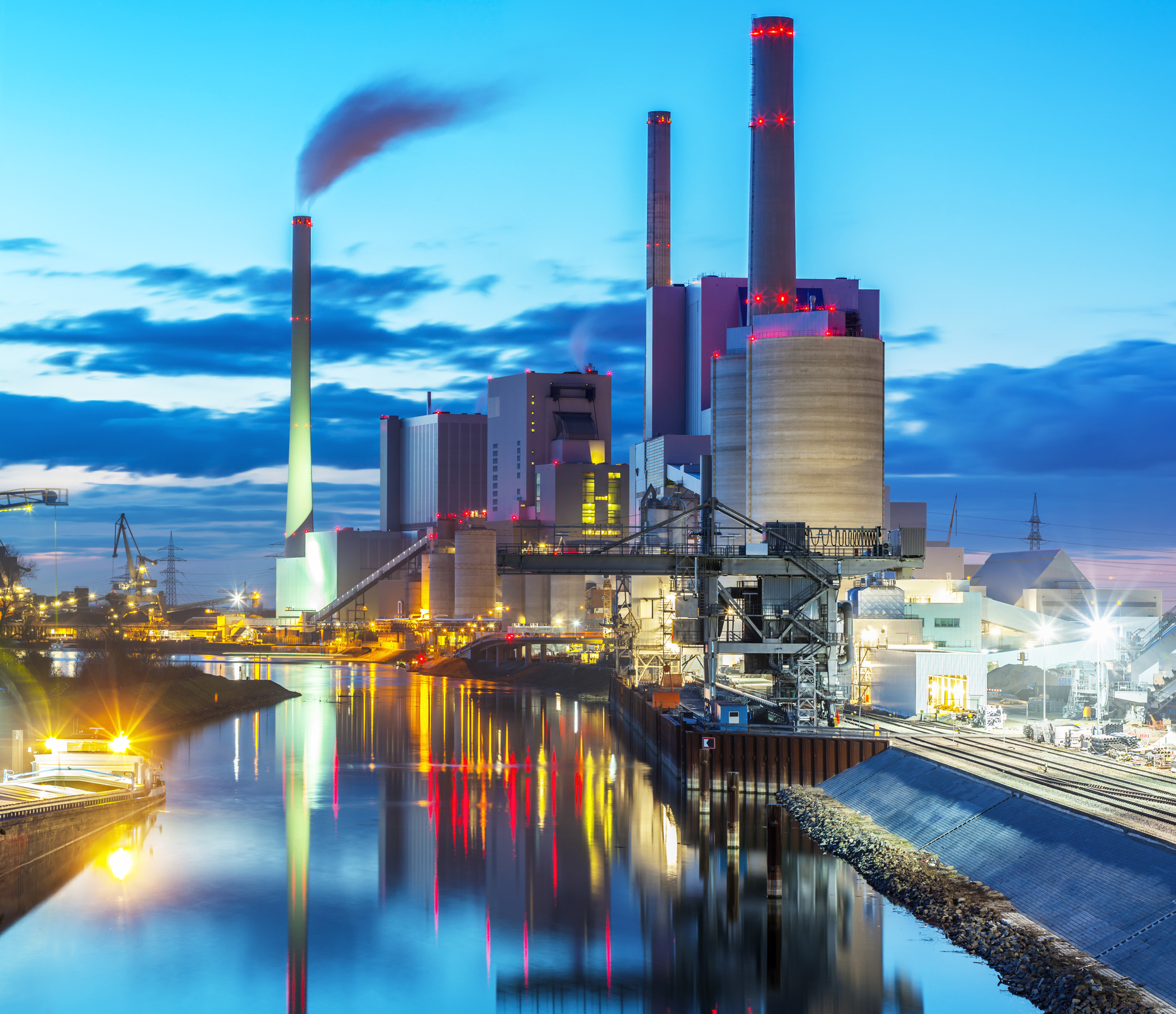 Our Q Hydrogen Production is economically viable for use in many industries as a replacement fuel source, such as large power plants currently being fired with scavenged crude oil, coal and others. Our hydrogen is produced on site and avoids the transportation costs and other issues commonly associated with Hydrogen Gas Production.