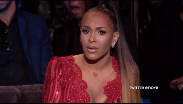 Amina girl, that's how I be looking at you!