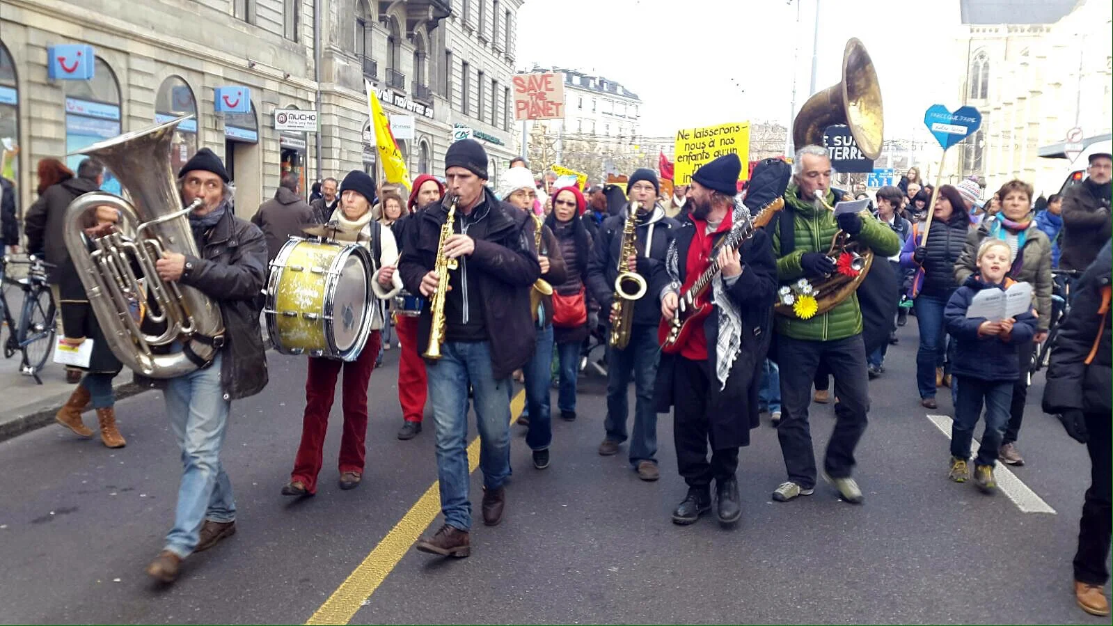 Fanfare-du-Chateau-Geneve-Deambule.jpg