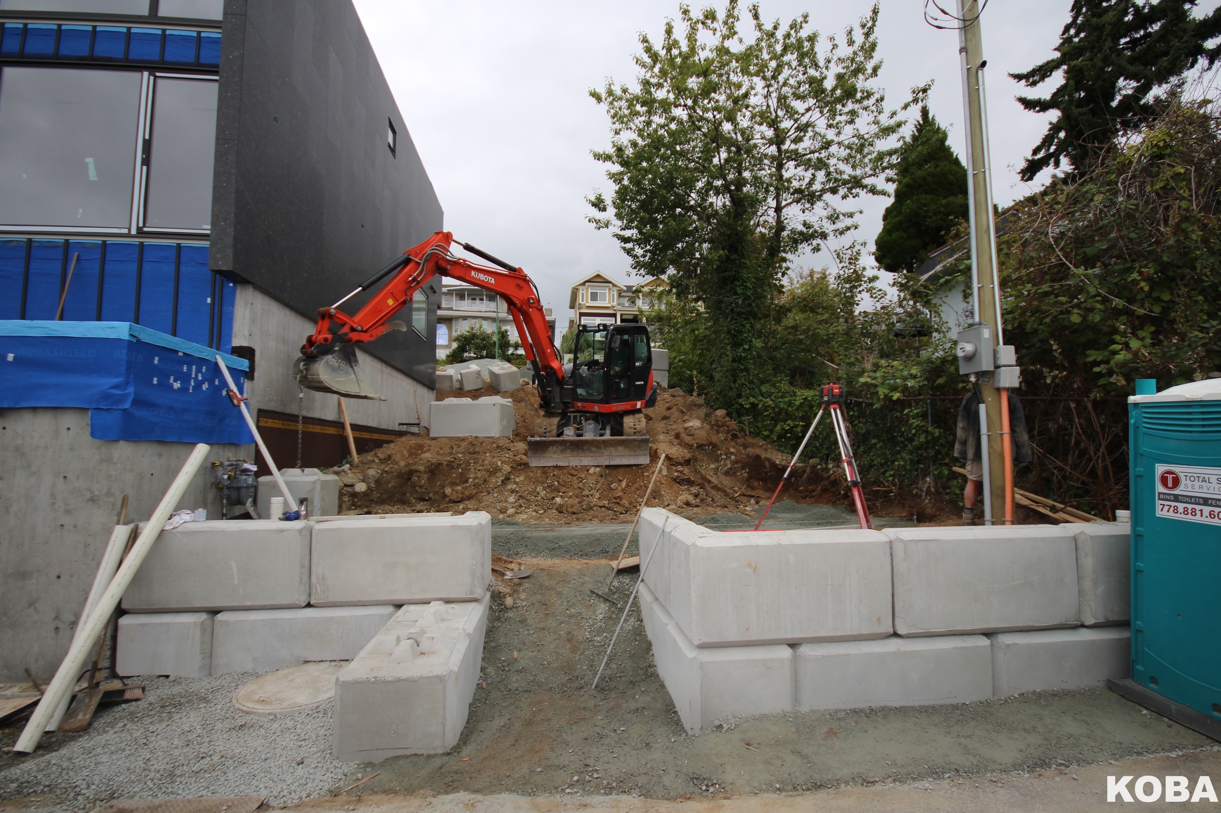 retaining wall 9.JPG