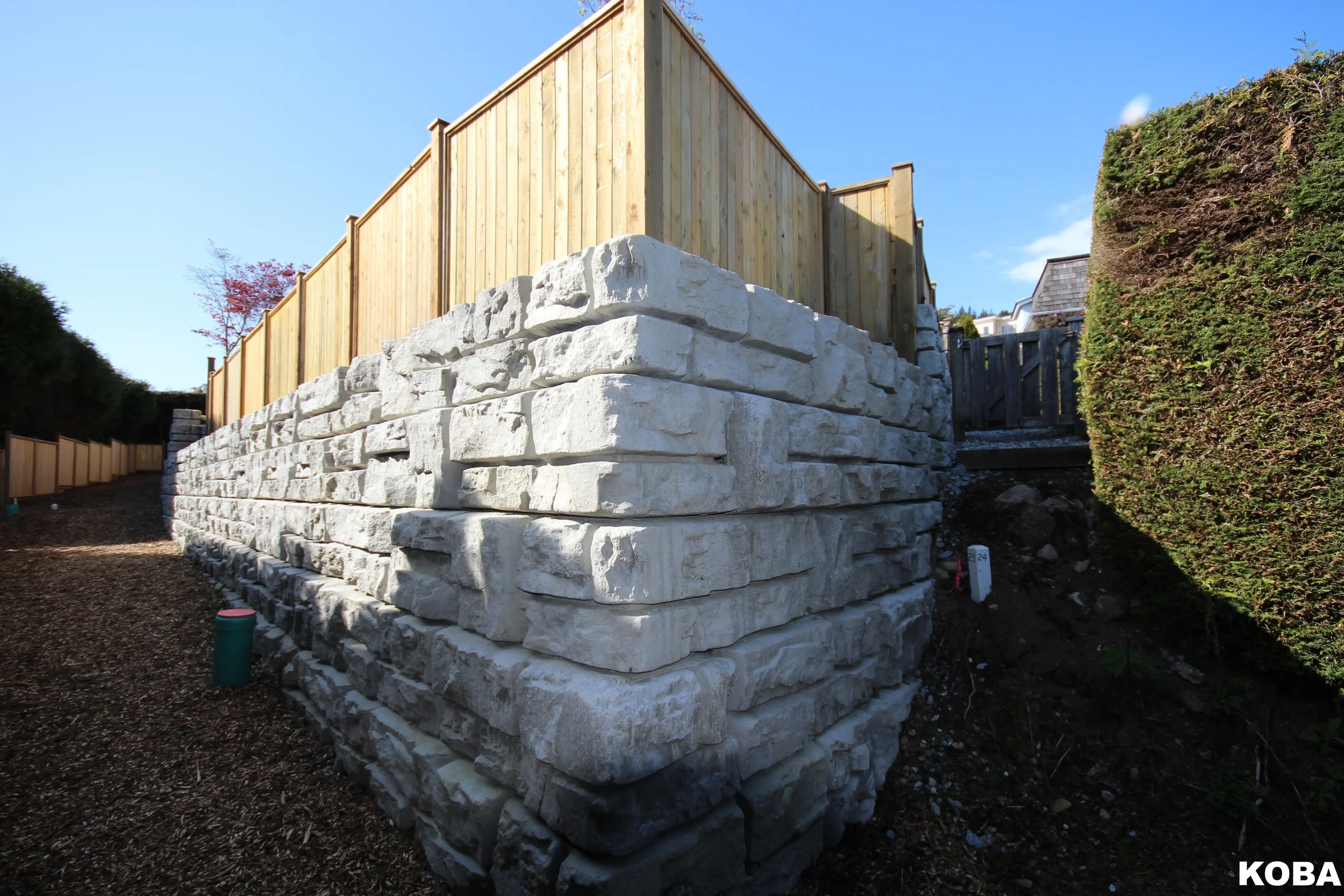 retaining wall corner.JPG