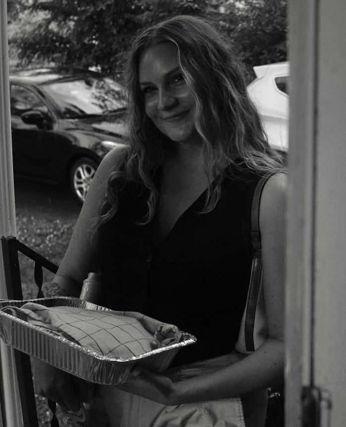 In honor of Women's History Month, we'll be taking this month to highlight some of the women we LOVE working with. If you're looking for a photographer, we strongly recommend @lindseymarietorres and @emtingleyphoto. These two are visionaries with a c