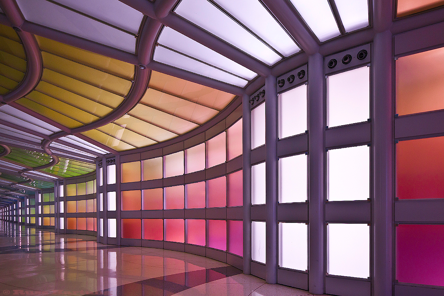 Tunnel between concourses at Chicago's O'hare airport. 